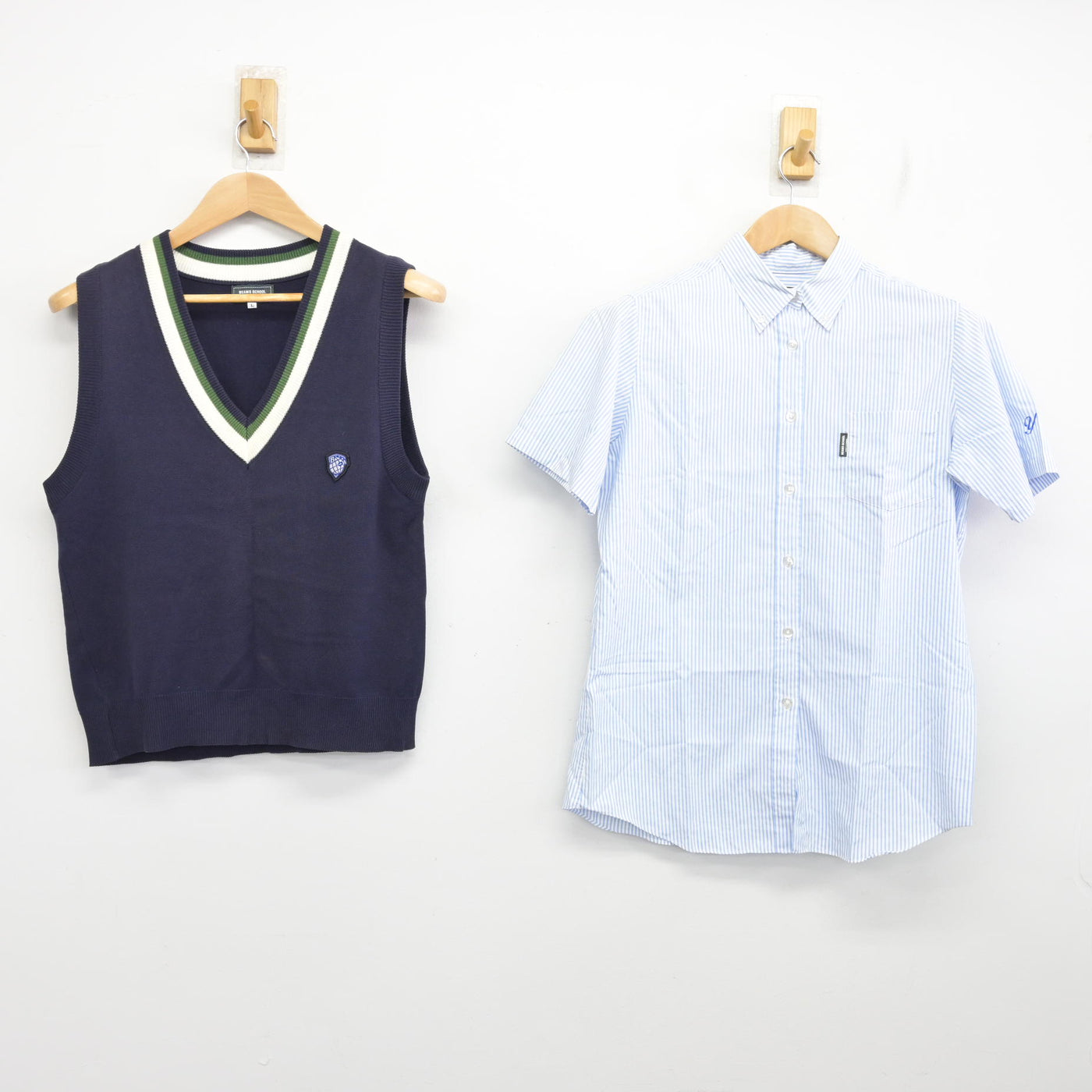 【中古】福岡県 柳川高等学校 女子制服 2点 (ニットベスト・シャツ) sf091263
