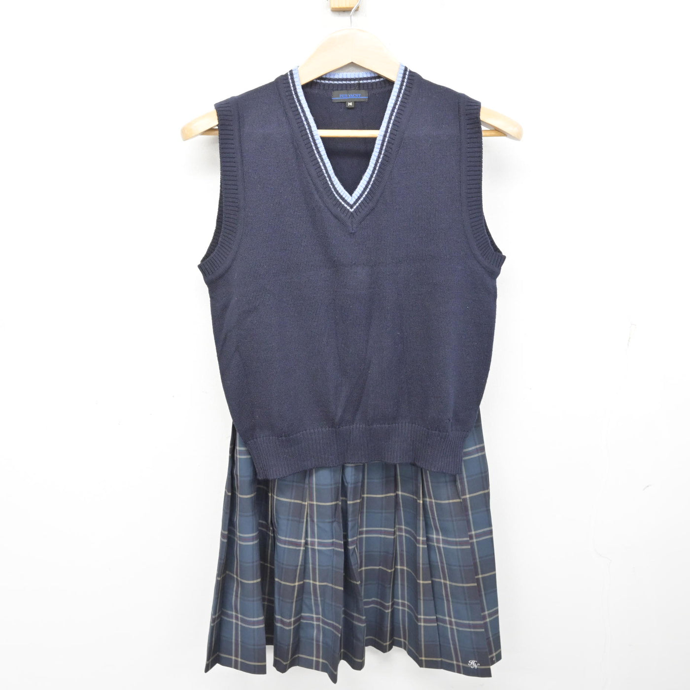 【中古】大阪府 枚方なぎさ高等学校 女子制服 2点 (ニットベスト・スカート) sf091274