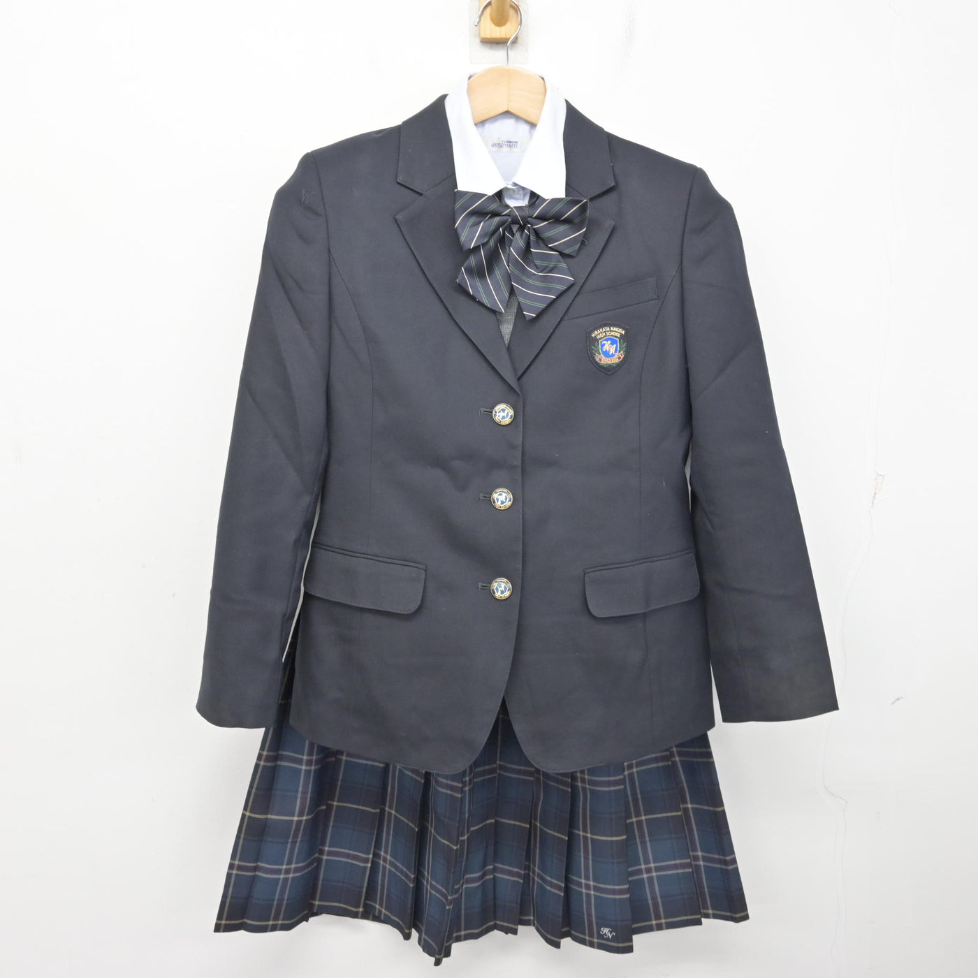 【中古】大阪府 枚方なぎさ高等学校 女子制服 5点 (ブレザー・ニット・シャツ・スカート) sf091275
