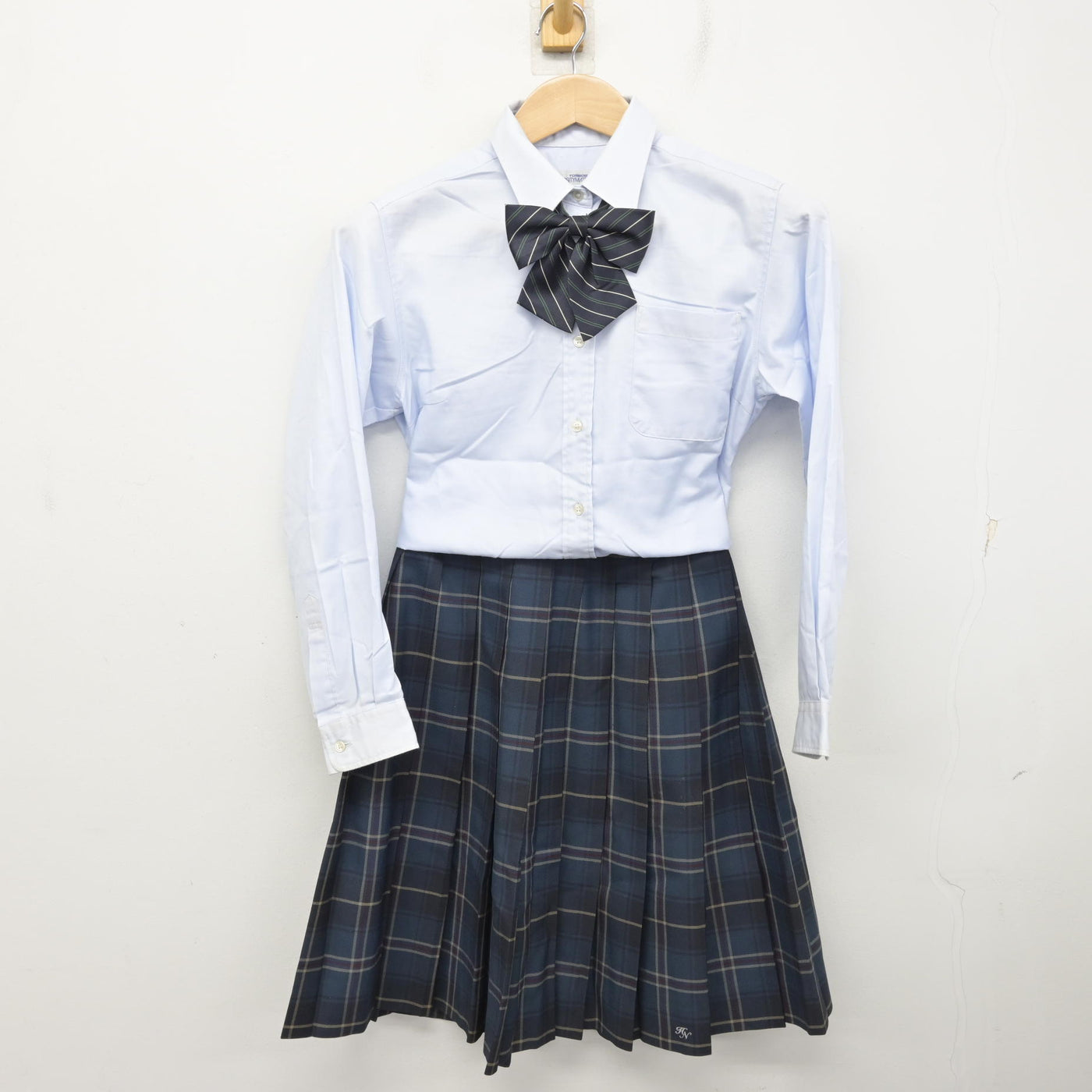 【中古】大阪府 枚方なぎさ高等学校 女子制服 5点 (ブレザー・ニット・シャツ・スカート) sf091275