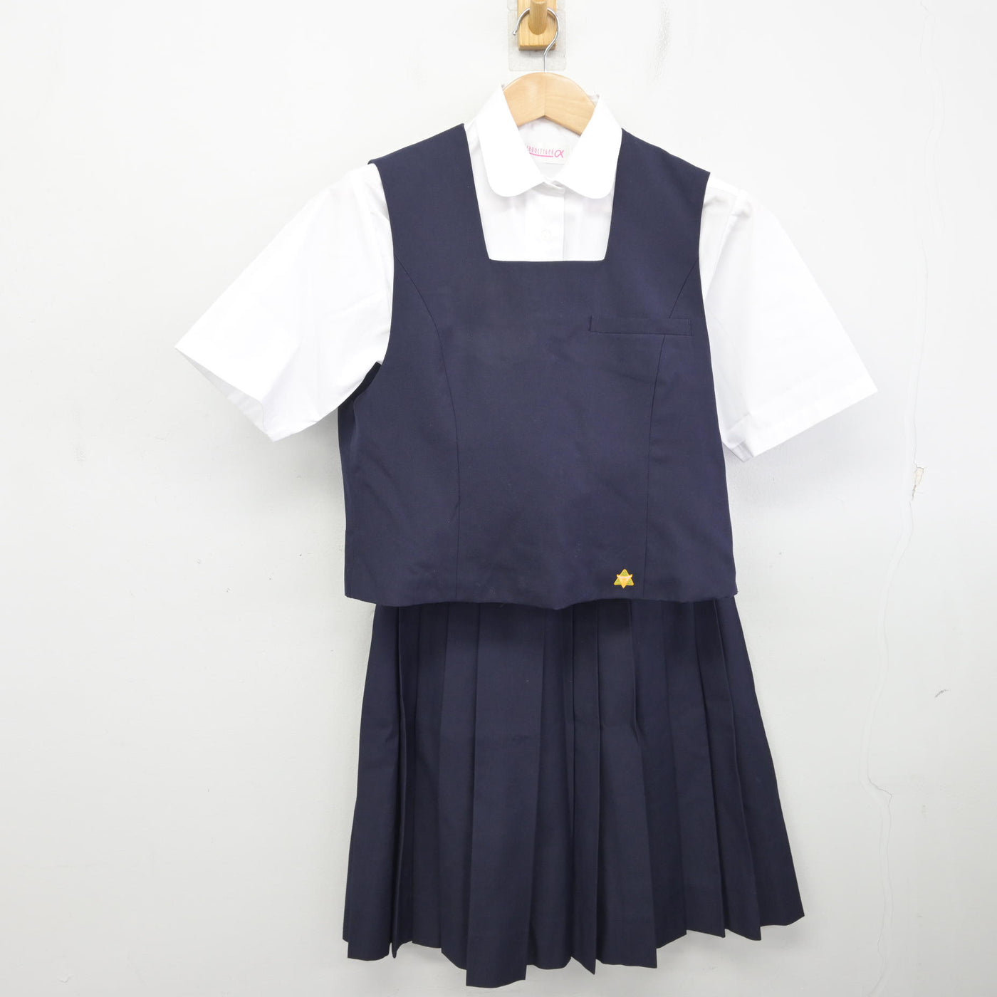 【中古】北海道 東白石中学校 女子制服 3点 (ベスト・シャツ・スカート) sf091281