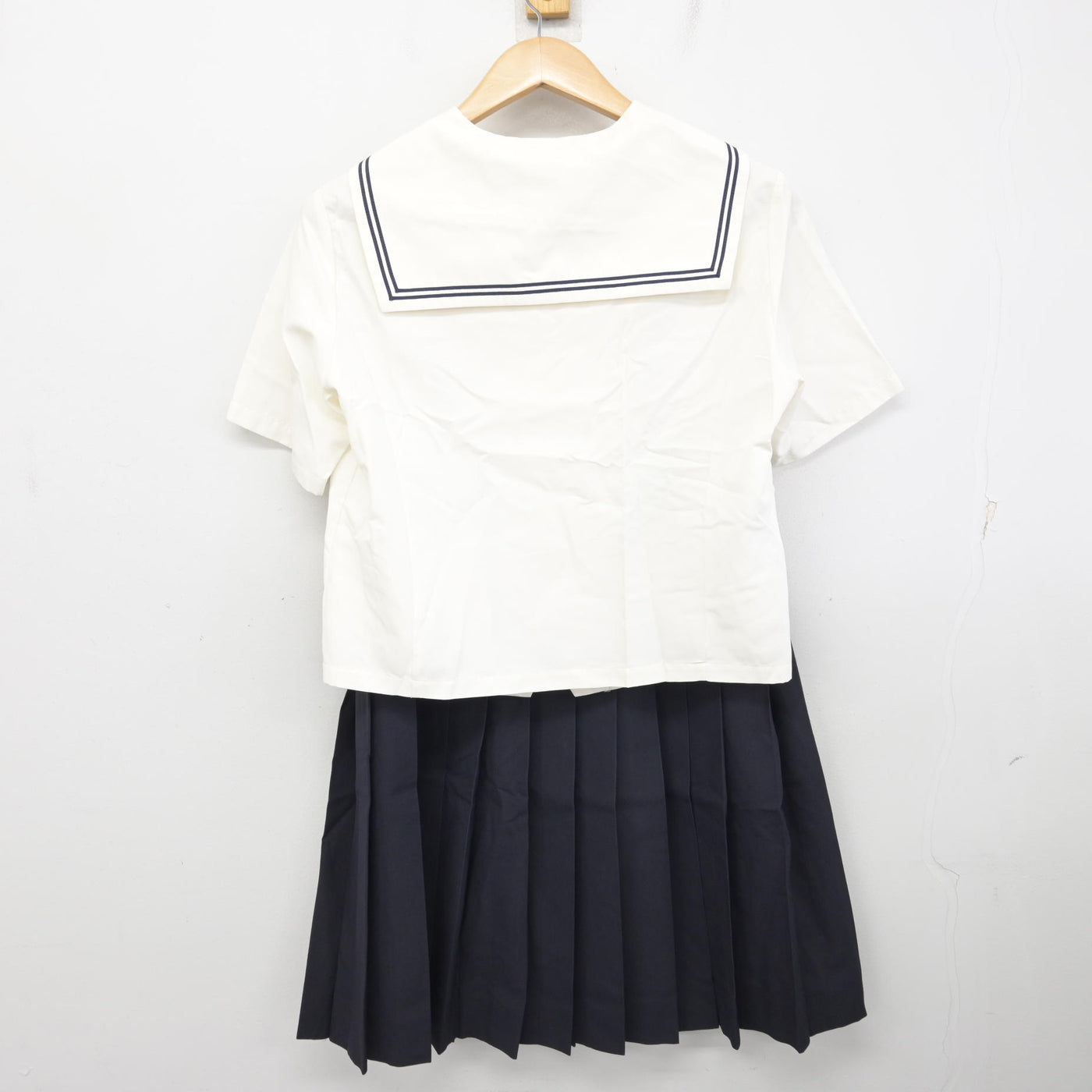【中古】愛知県 桜花学園高等学校 女子制服 2点 (セーラー服・スカート) sf091289