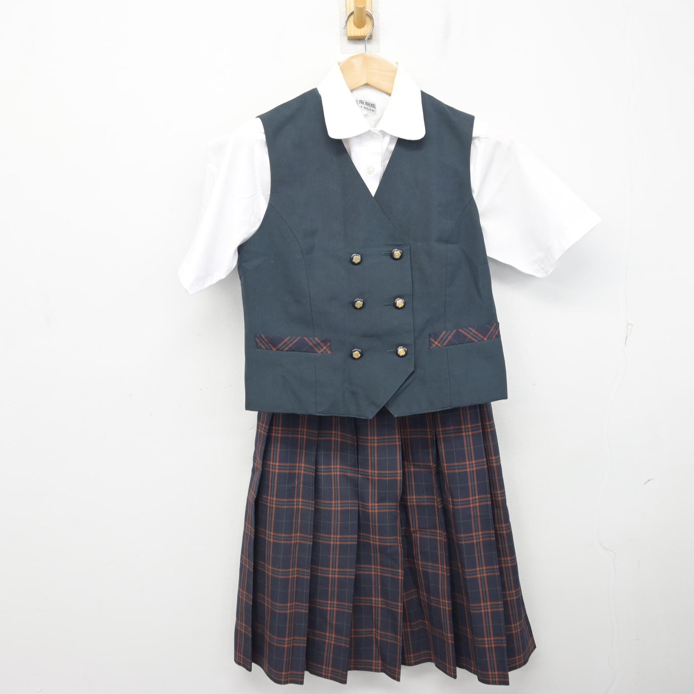 【中古】大阪府 大阪桐蔭中学校・高等学校 女子制服 3点 (ベスト・シャツ・スカート) sf091303