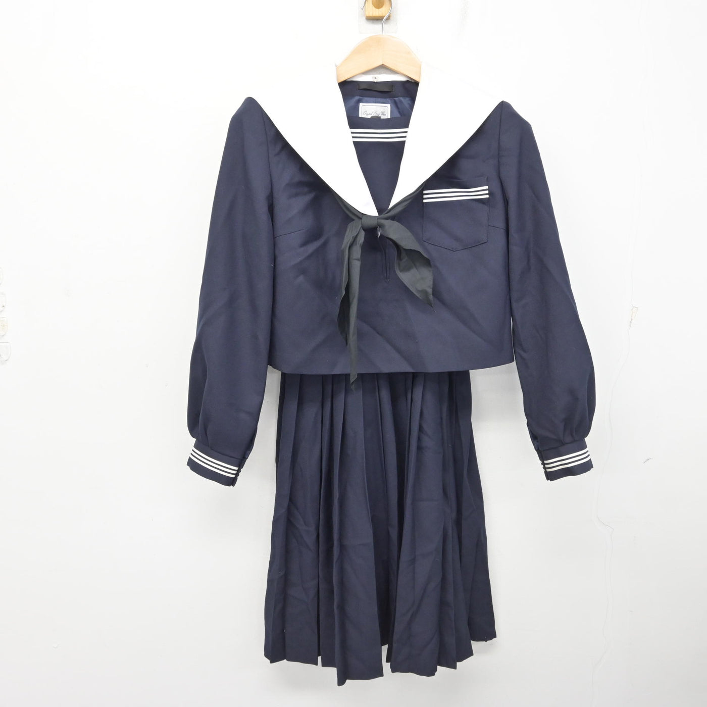 【中古】愛知県 蒲郡中学校 女子制服 3点 (セーラー服・スカート) sf091306