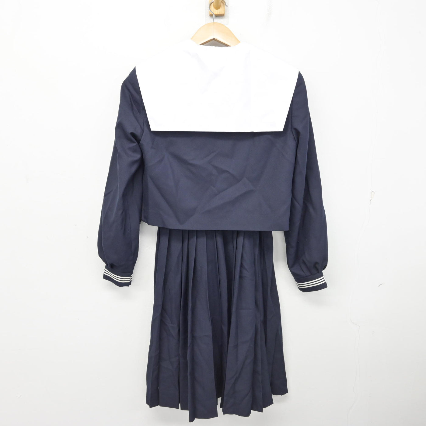 【中古】愛知県 蒲郡中学校 女子制服 3点 (セーラー服・スカート) sf091306