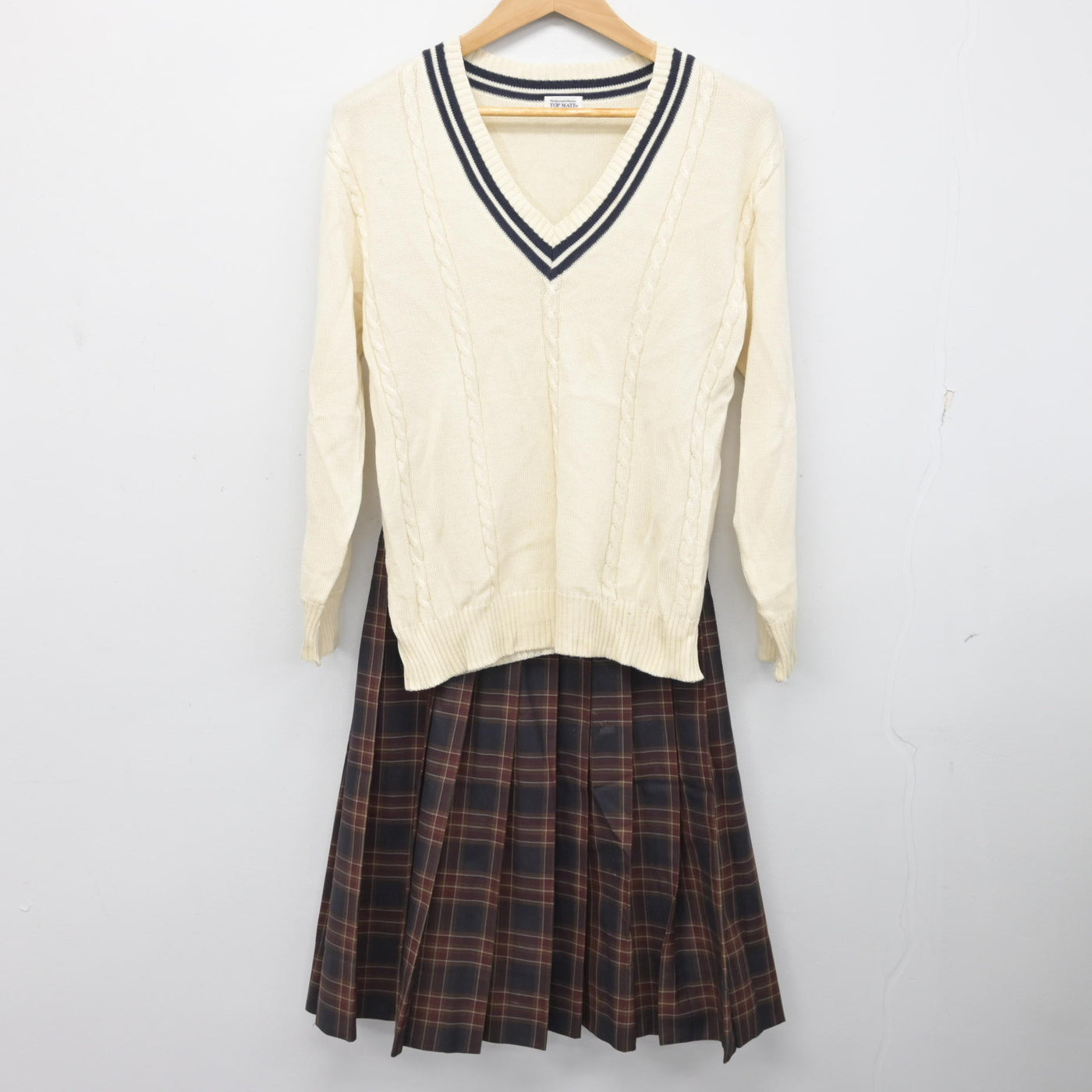 【中古】岩手県 一戸高等学校 女子制服 4点 (ブレザー・ニット・スカート) sf091311