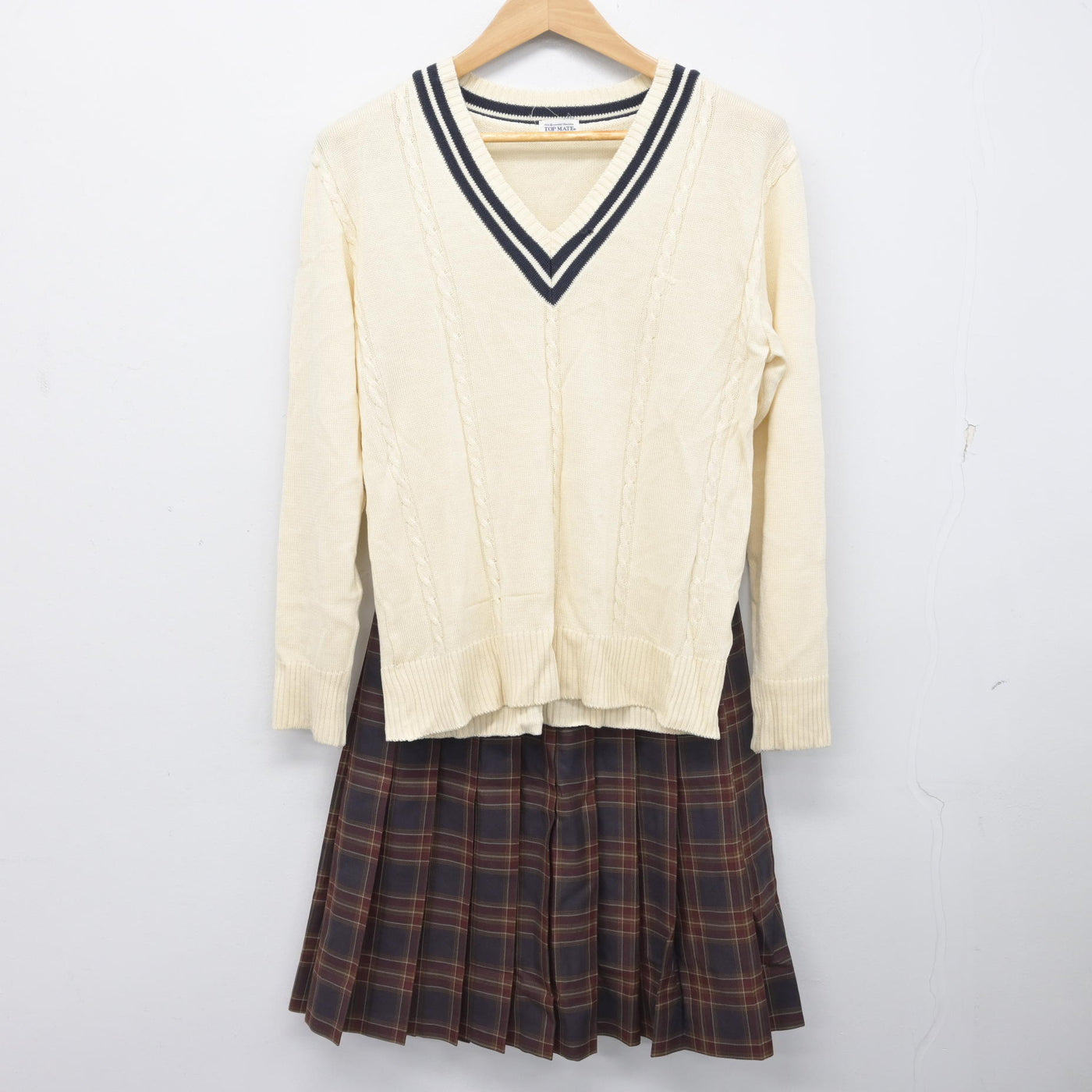 【中古】岩手県 一戸高等学校 女子制服 3点 (ブレザー・ニット・スカート) sf091312