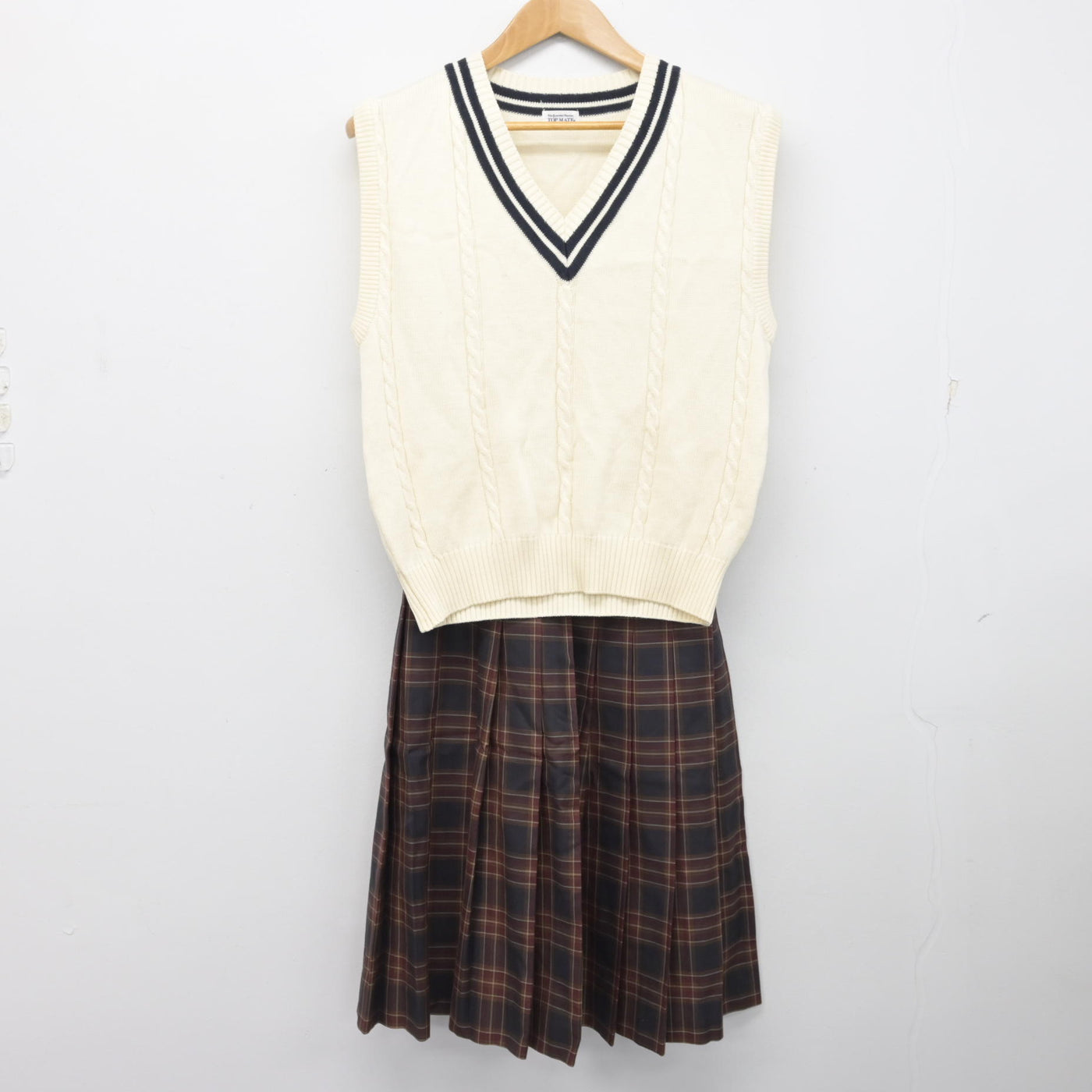 【中古】岩手県 一戸高等学校 女子制服 2点 (ニットベスト・スカート) sf091313