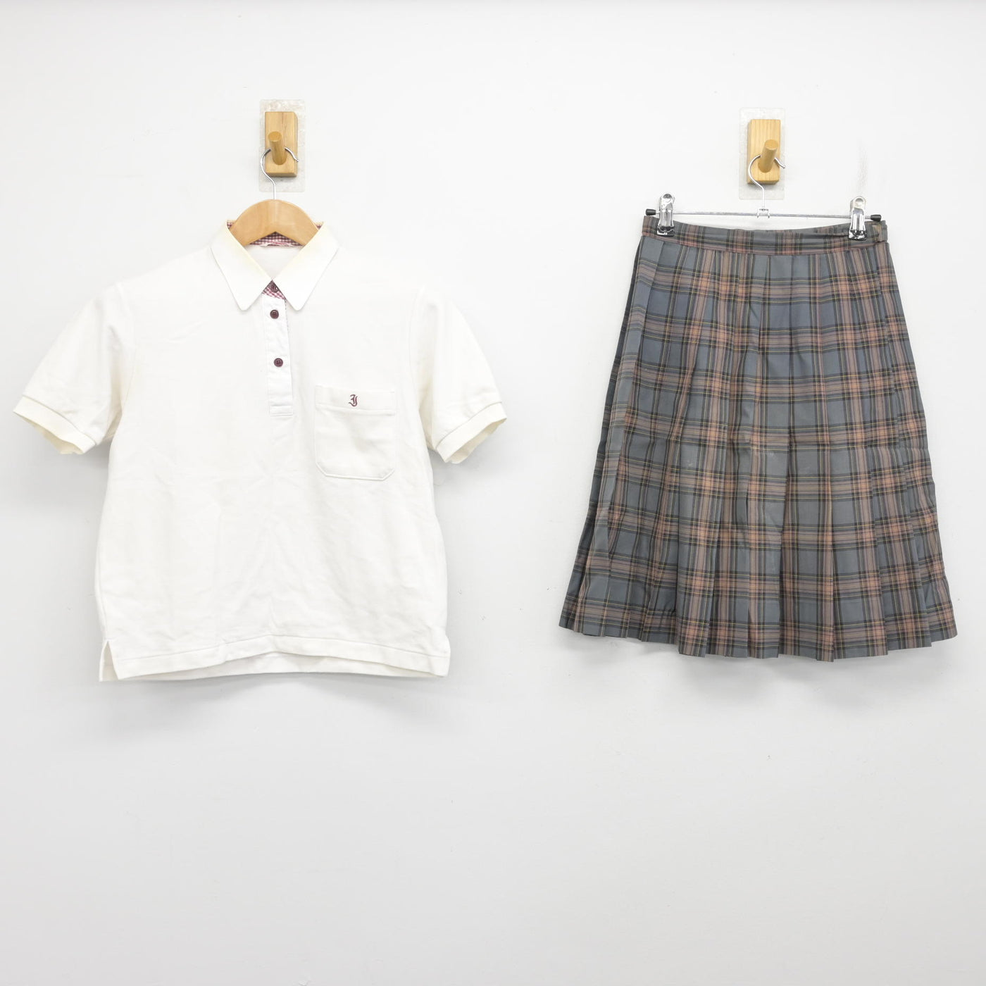 【中古】岩手県 一戸高等学校 女子制服 2点 (シャツ・スカート) sf091315