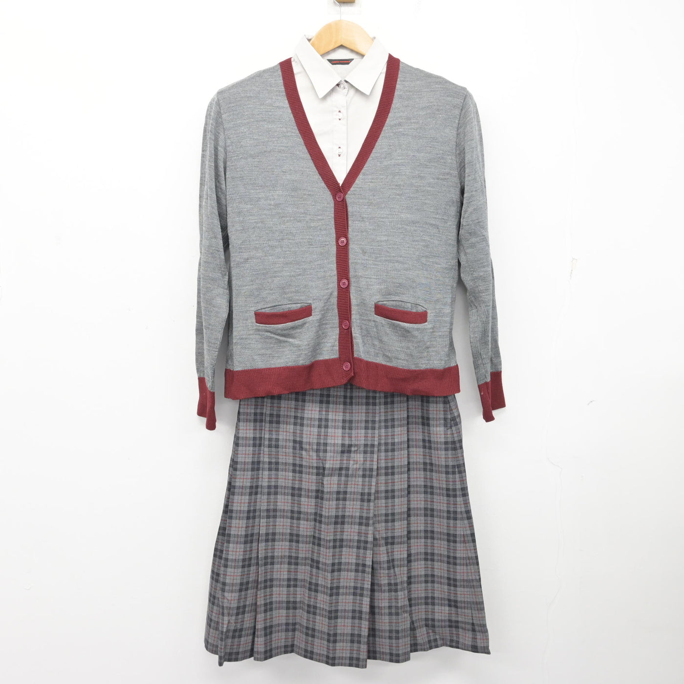 【中古】神奈川県 北鎌倉女子学園高等学校 女子制服 3点 (ニット・シャツ・スカート) sf091343
