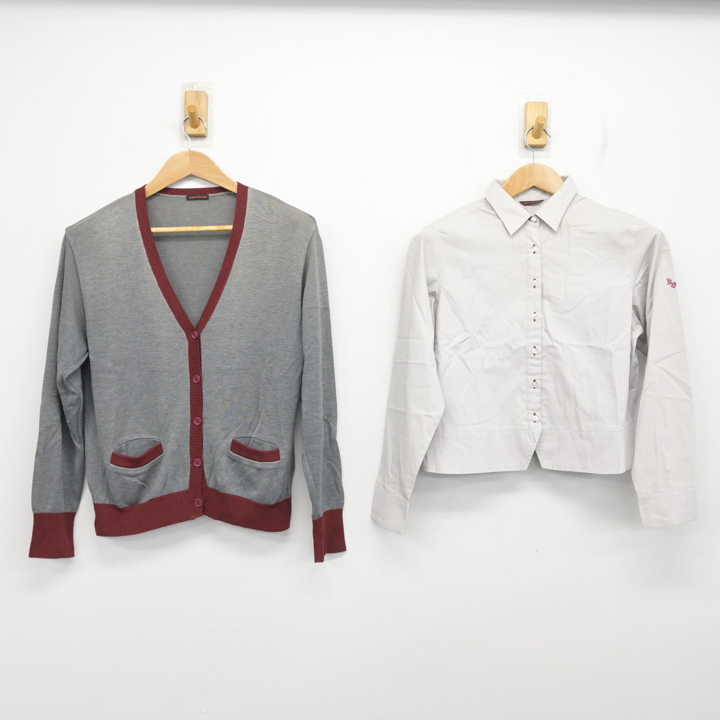 【中古】神奈川県 北鎌倉女子学園高等学校 女子制服 2点 (ニット・シャツ) sf091344