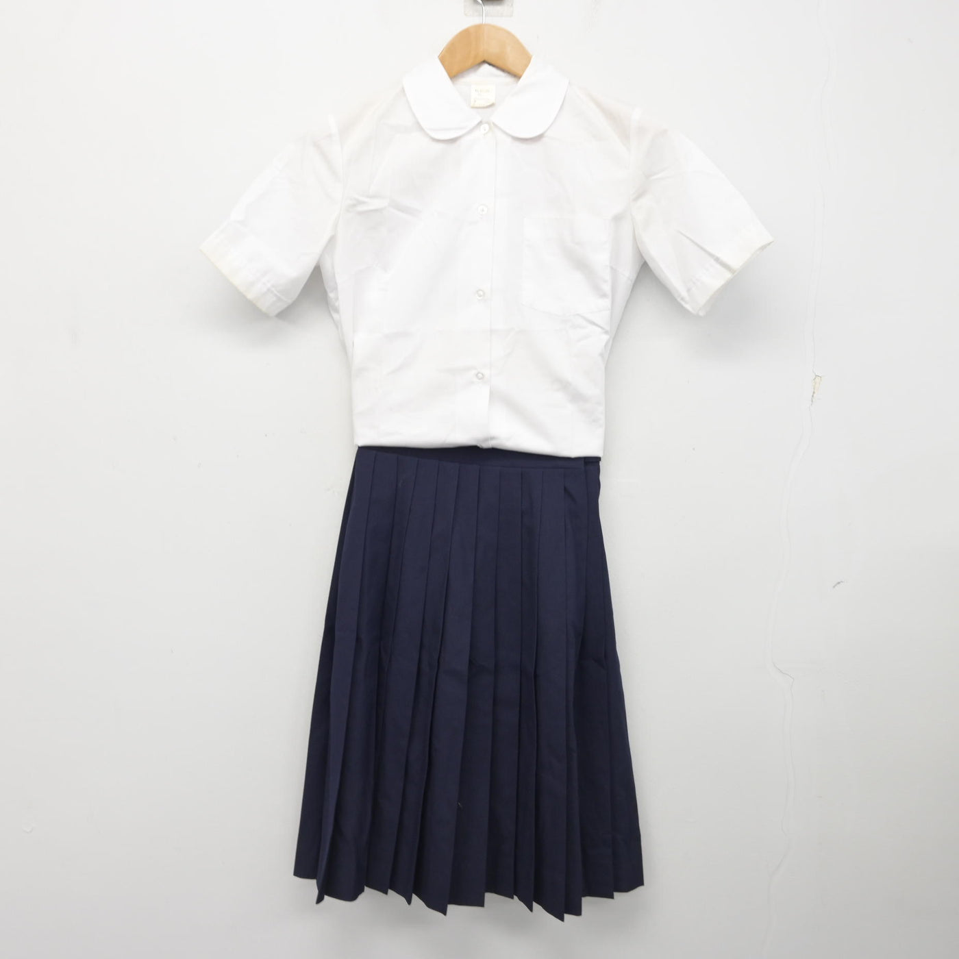 【中古】千葉県 新松戸南中学校 女子制服 2点 (シャツ・スカート) sf091347