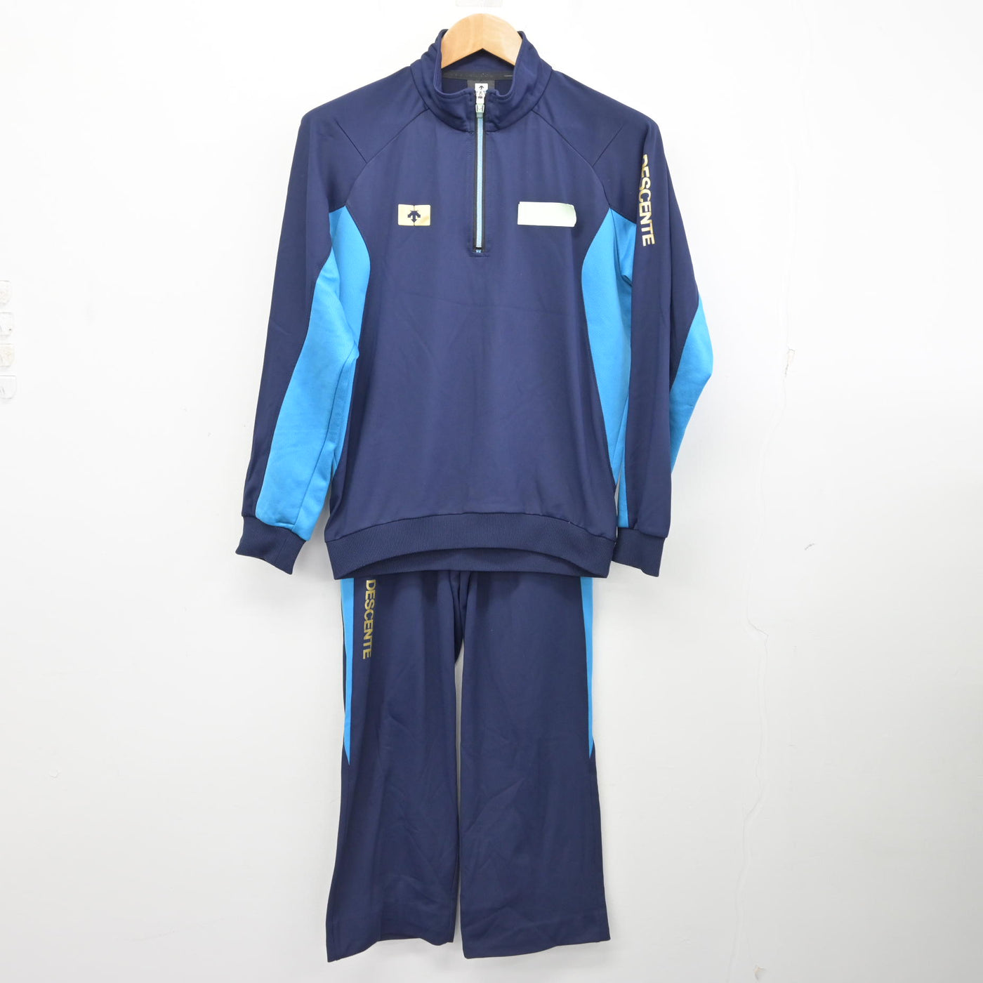 【中古】北海道 新琴似北中学校 女子制服 3点 (ジャージ 上・体操服 上・ジャージ 下) sf091363