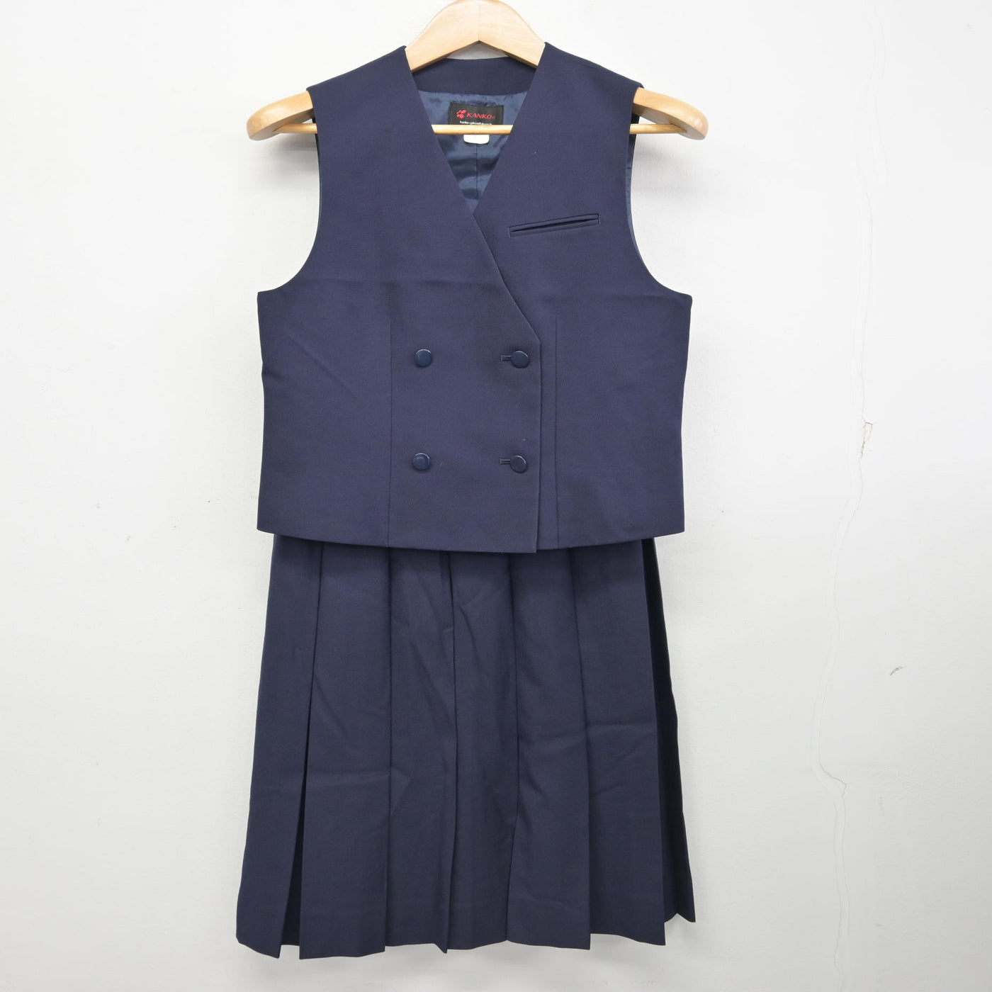 定番 中古】千葉県 千葉高等学校 女子制服 3点 (ブレザー・ベスト 学生服