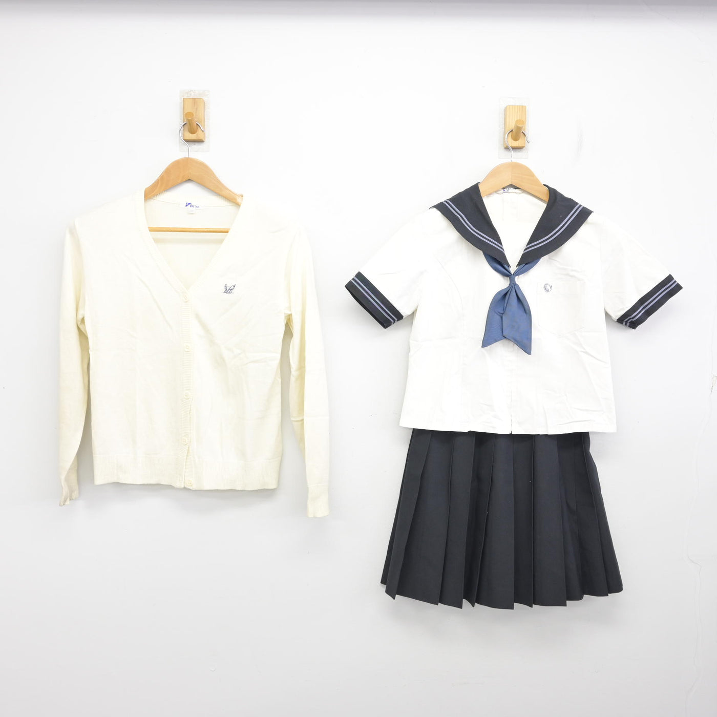 【中古】奈良県 奈良学園登美ヶ丘高等学校 女子制服 4点 (ニット・セーラー服・スカート) sf091387