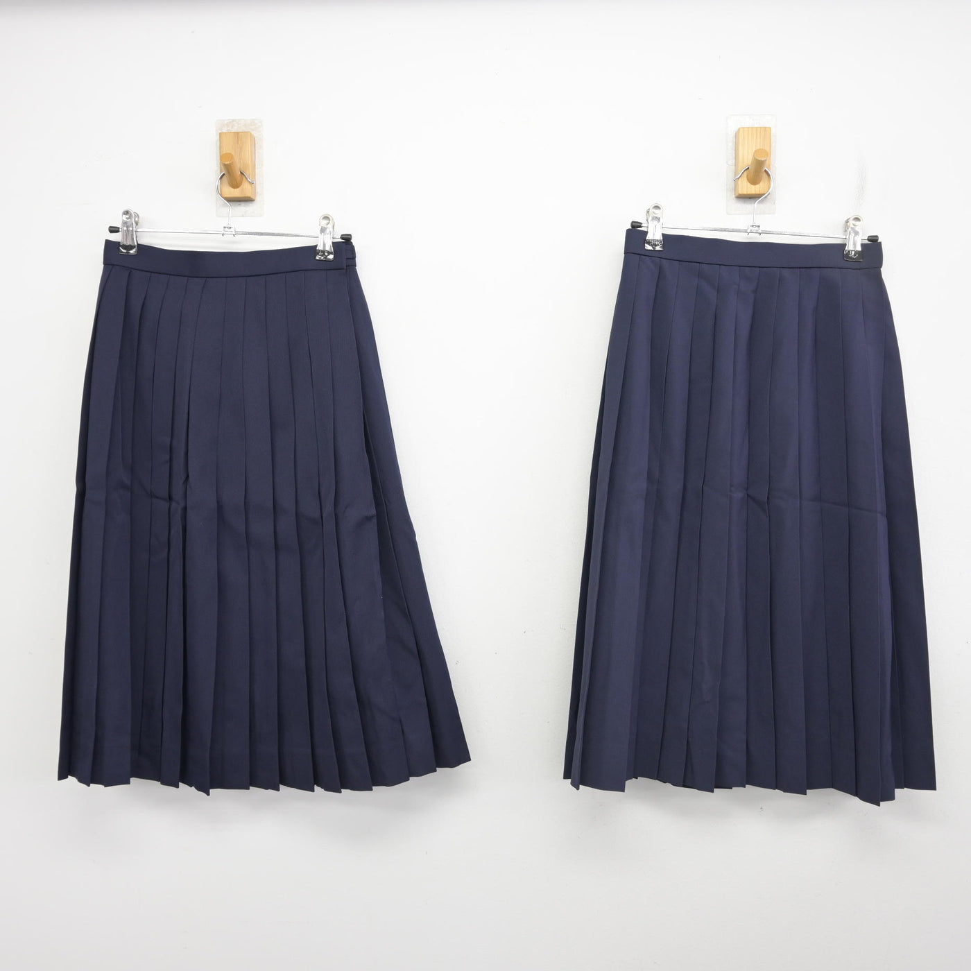 【中古】愛知県 朝日丘中学校 女子制服 4点 (セーラー服・スカート) sf091390