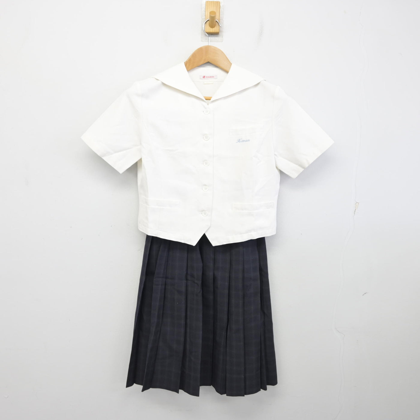 【中古】佐賀県 香楠中学校 女子制服 2点 (セーラー服・スカート) sf091529