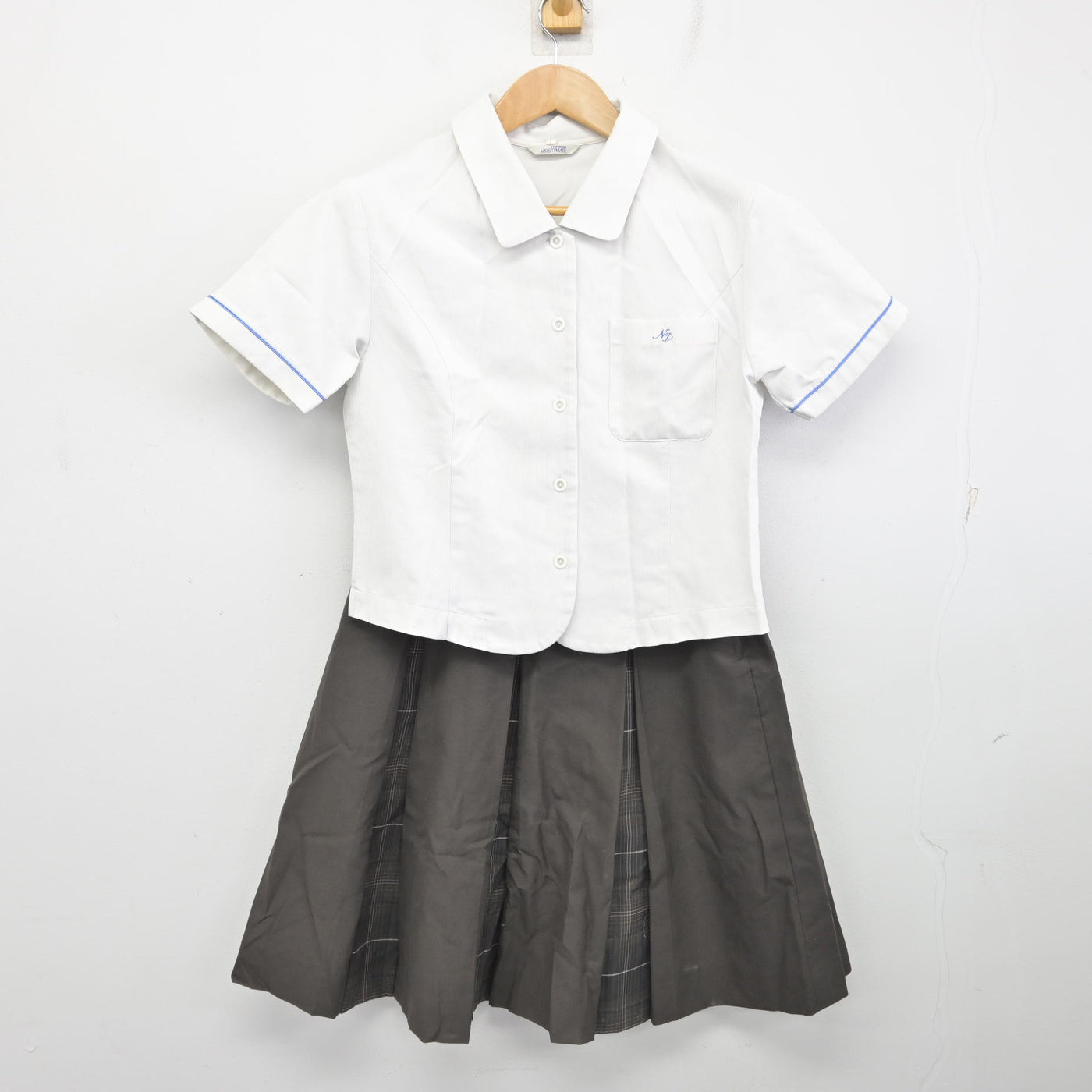 【中古】京都府 ノートルダム女学院中学校・高等学校 女子制服 2点 (ブラウス・スカート) sf091549