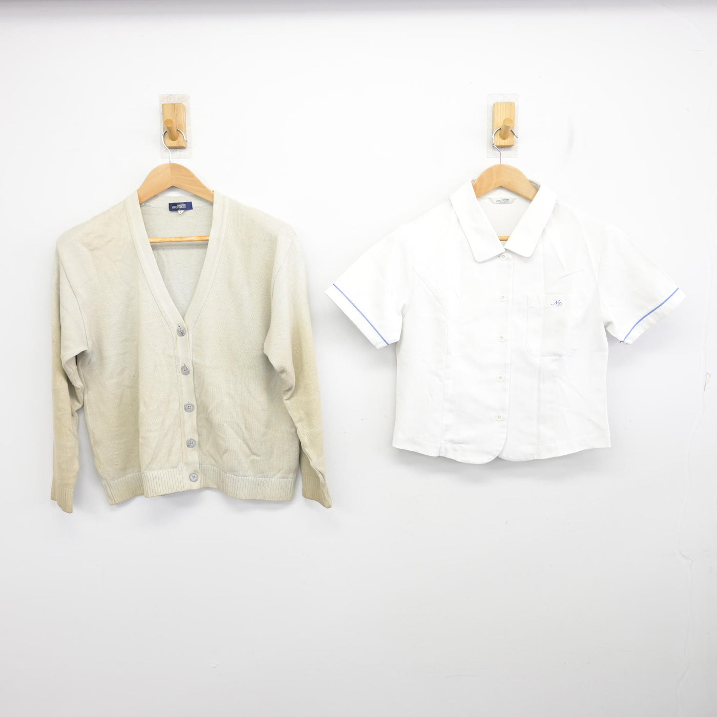 【中古】京都府 ノートルダム女学院中学校・高等学校 女子制服 2点 (ニット・ブラウス) sf091551