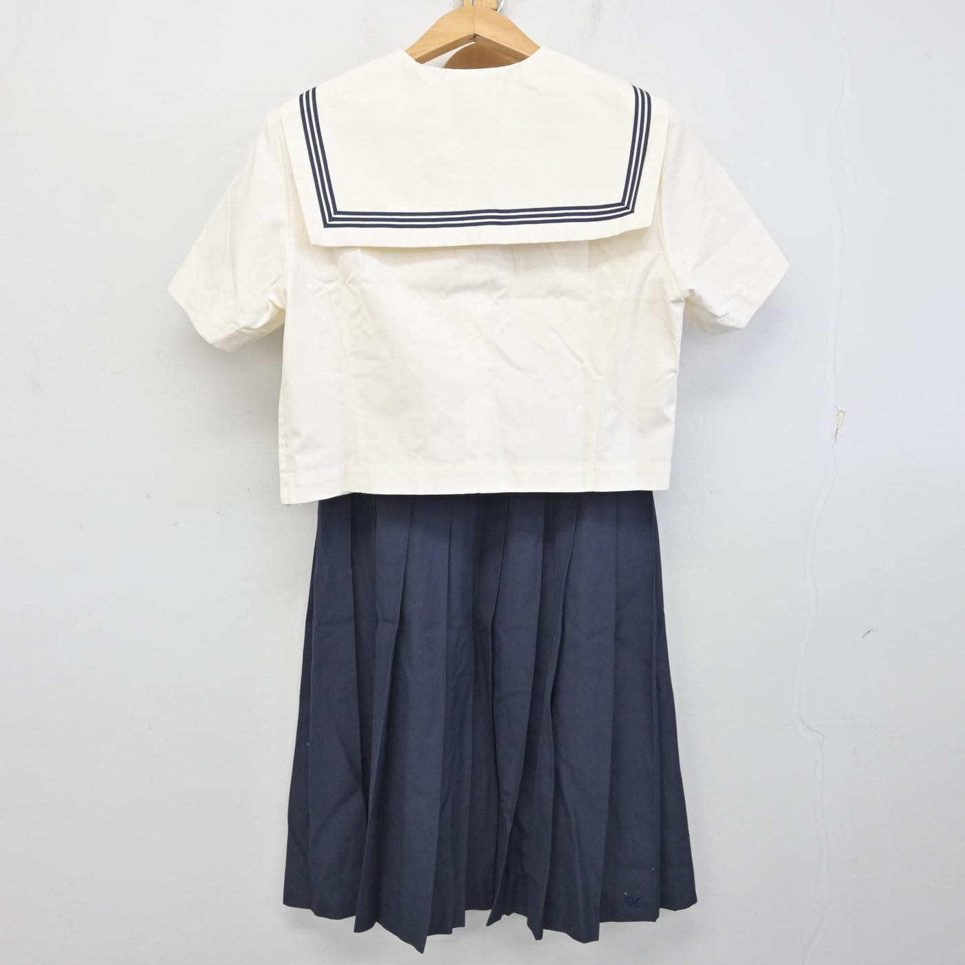 【中古】福岡県 博多女子高等学校 女子制服 2点 (セーラー服・ジャンパースカート) sf091579