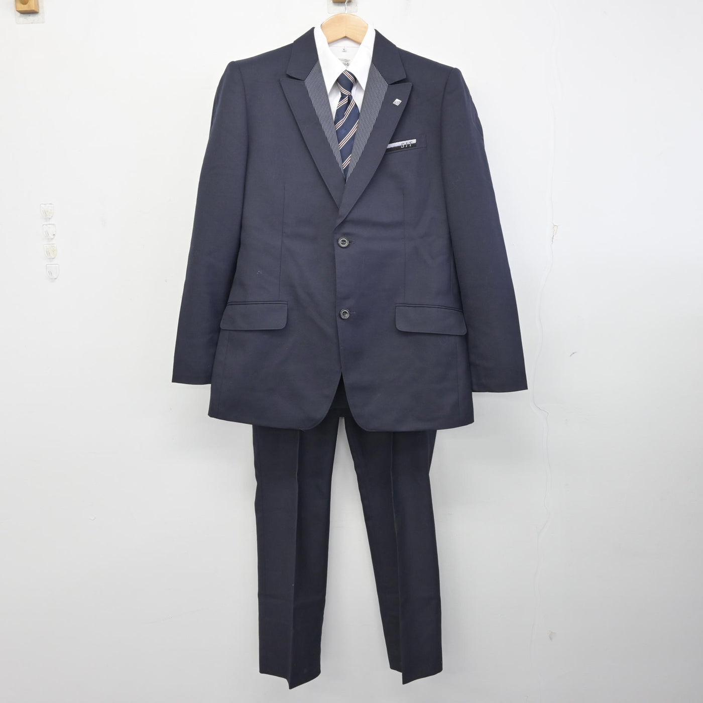 【中古】北海道 札幌国際情報高等学校 男子制服 5点 (ブレザー・シャツ・ズボン) sf091581