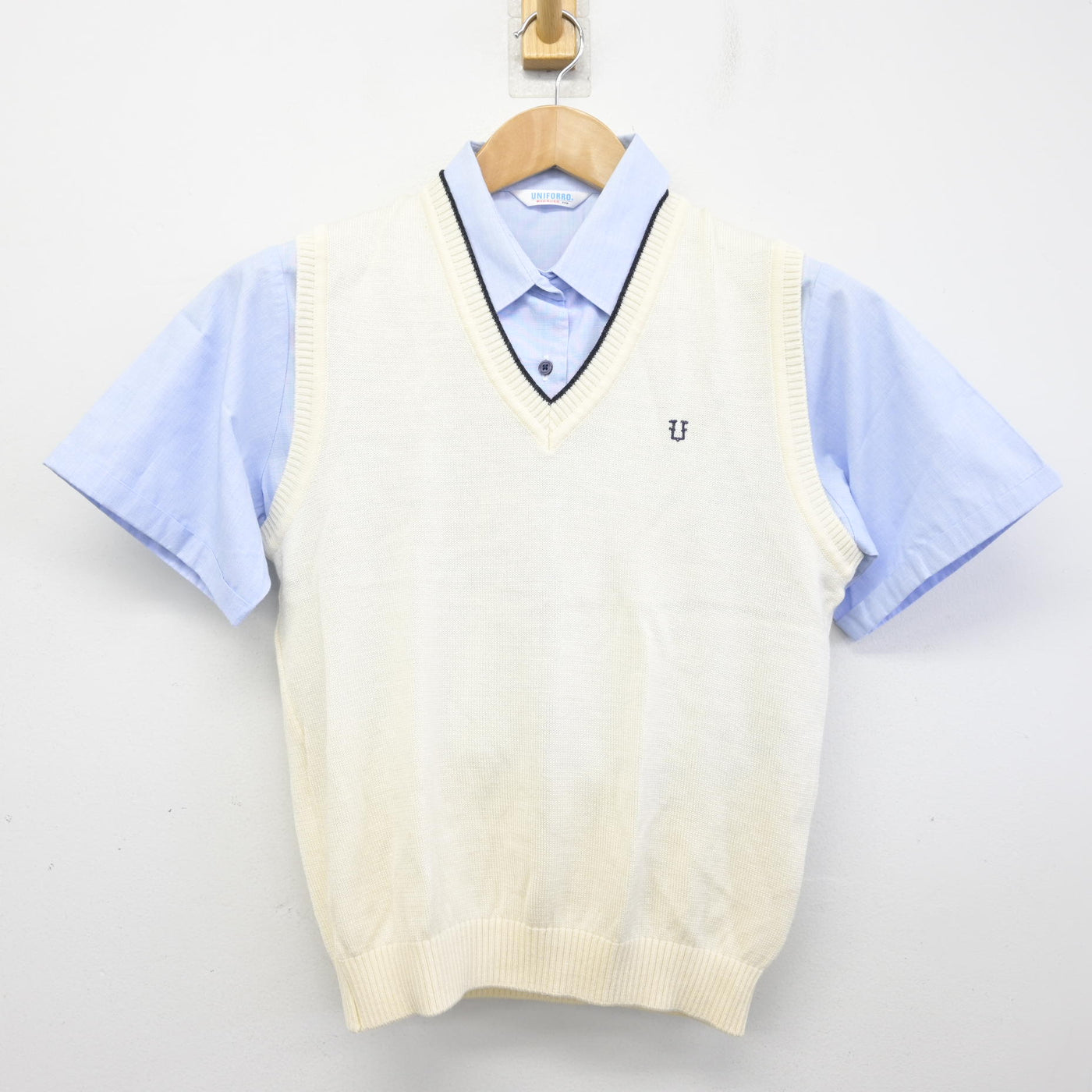 【中古】北海道 浦河高等学校 女子制服 2点 (ニットベスト・シャツ) sf091588