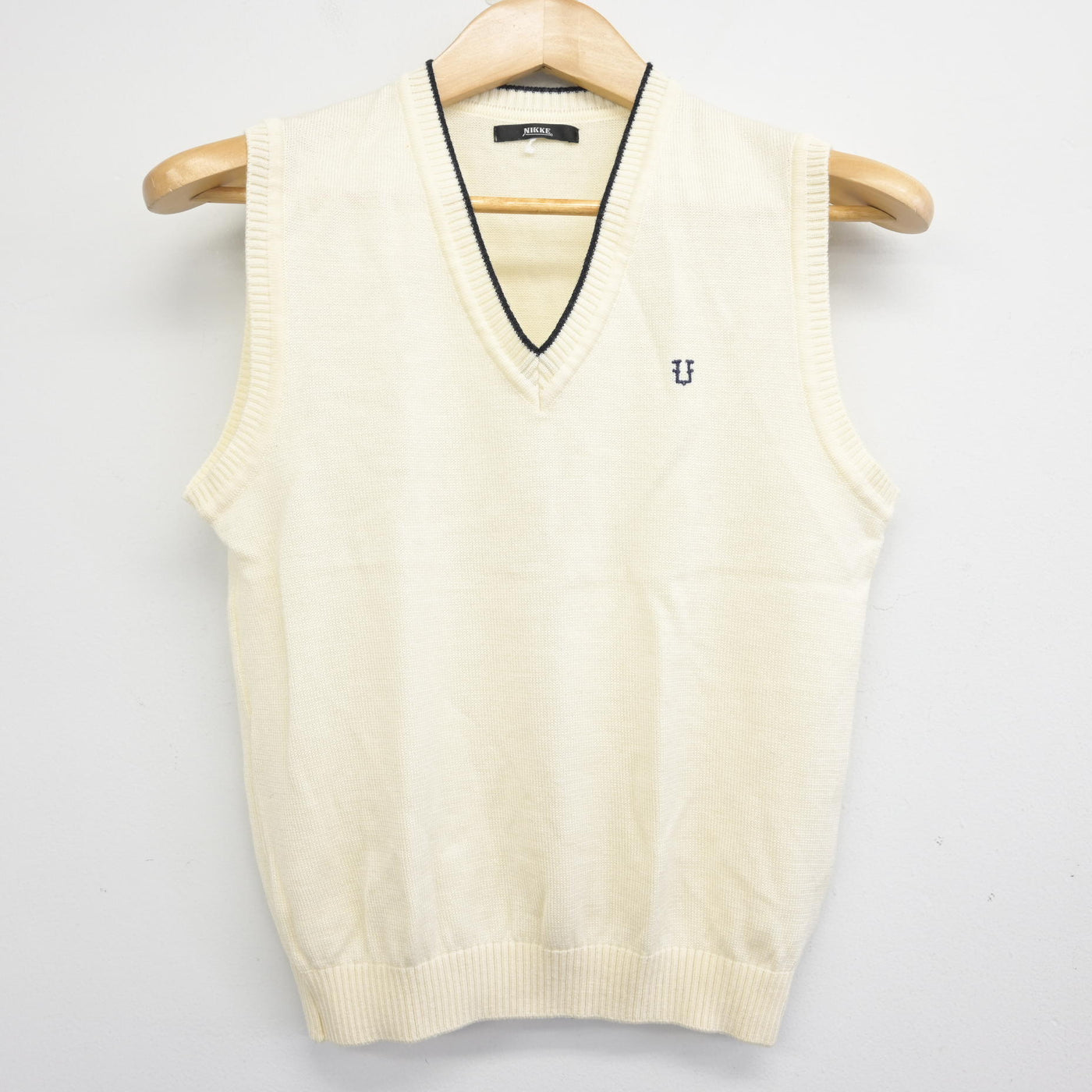 【中古】北海道 浦河高等学校 女子制服 2点 (ニットベスト・シャツ) sf091588