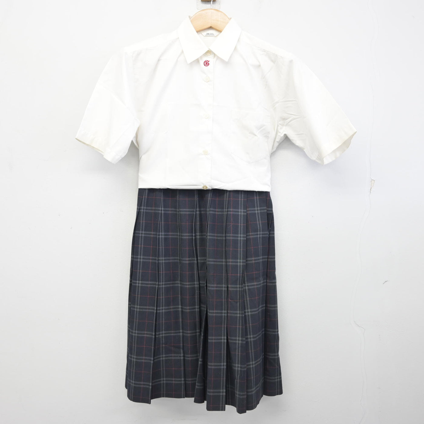 【中古】福島県 会津学鳳中学校 女子制服 2点 (シャツ・スカート) sf091602