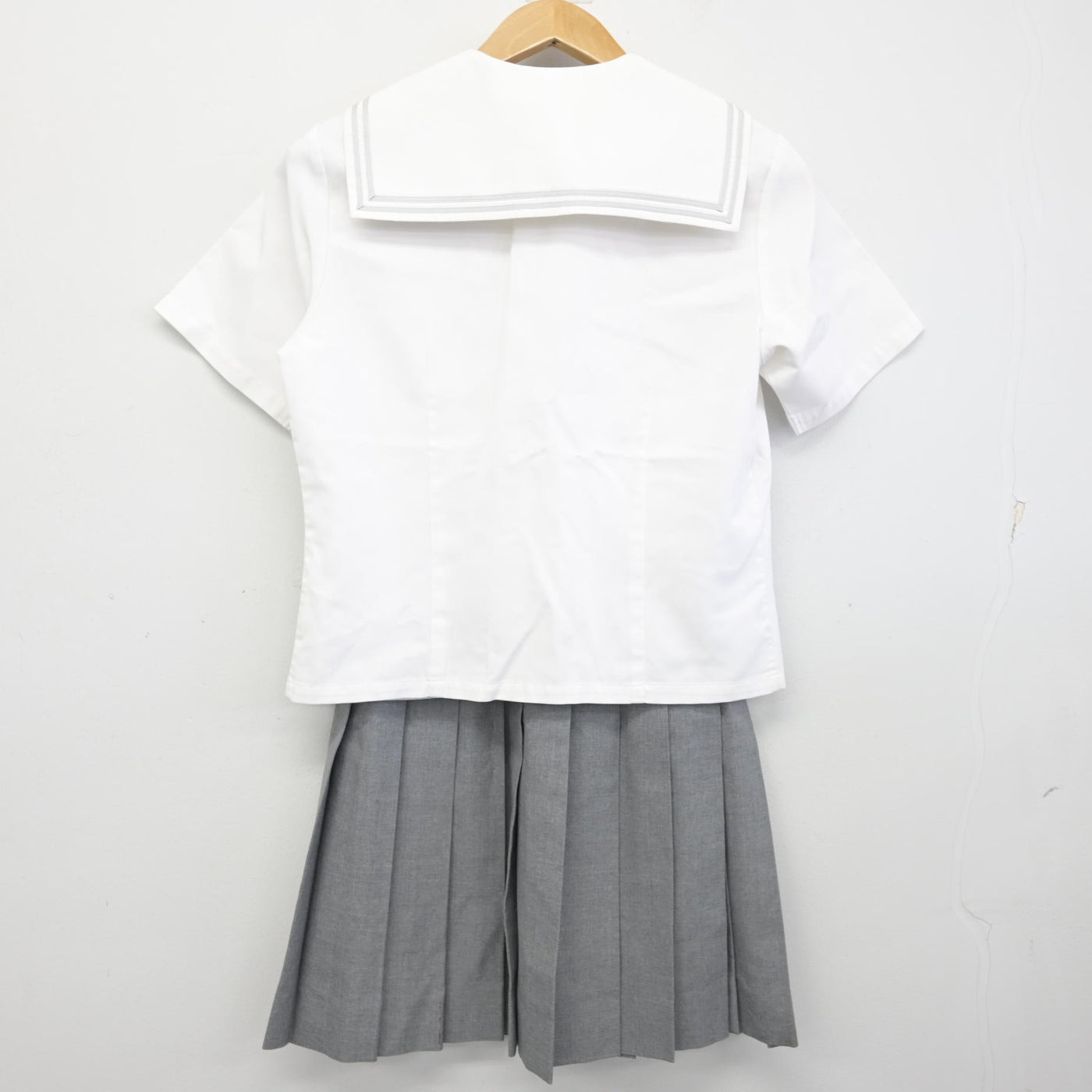 【中古】東京都 武蔵丘高等学校 女子制服 2点 (セーラー服・スカート) sf091607