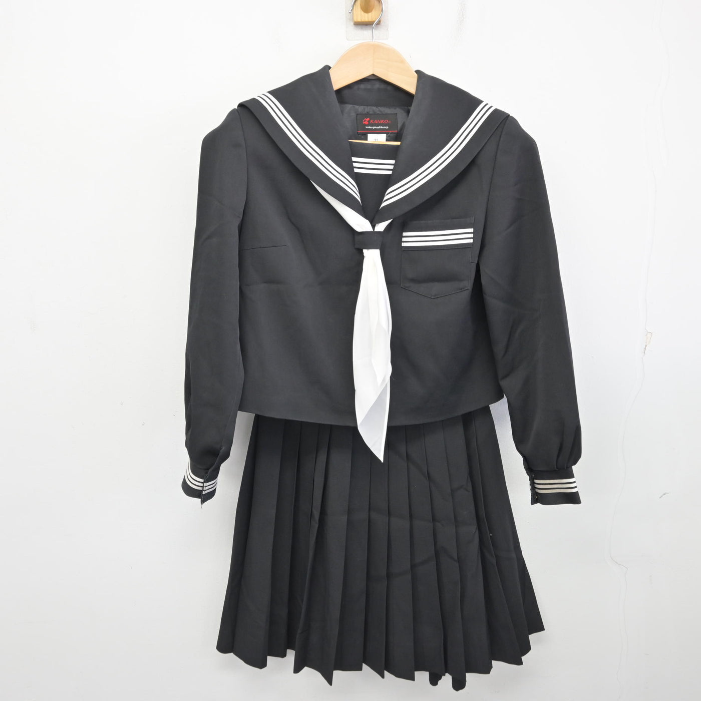 【中古】三重県 嬉野中学校 女子制服 3点 (セーラー服・スカート) sf091633
