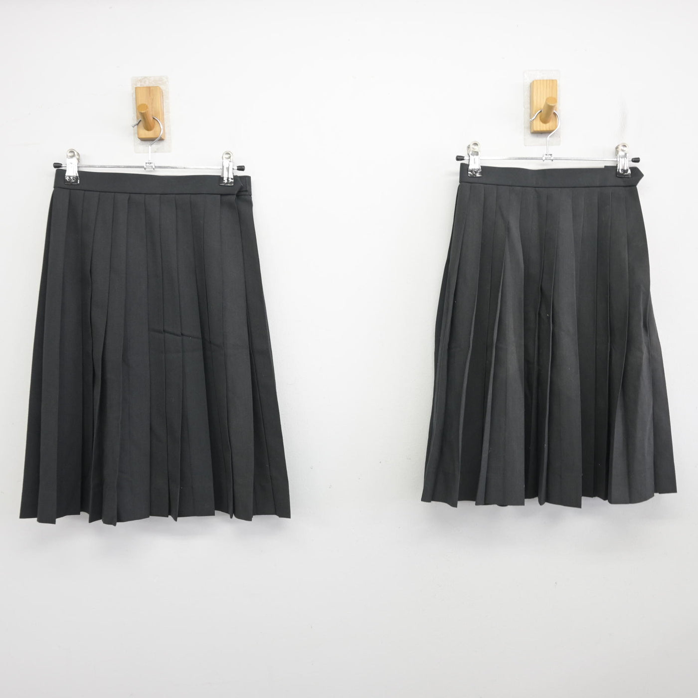 【中古】三重県 嬉野中学校 女子制服 2点 (スカート・スカート) sf091634