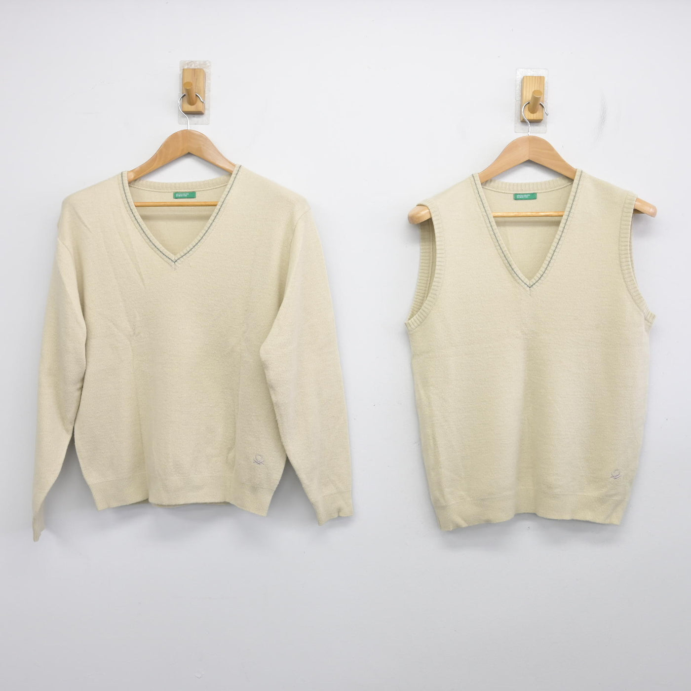 【中古】京都府 京都文教中学校・高等学校 女子制服 2点 (ニット・ニットベスト) sf091710