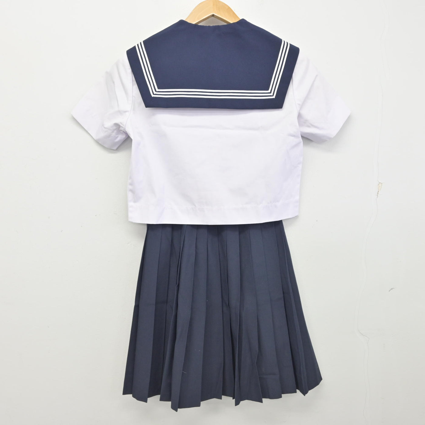 【中古】愛知県 半田高等学校 女子制服 2点 (セーラー服・スカート) sf091722