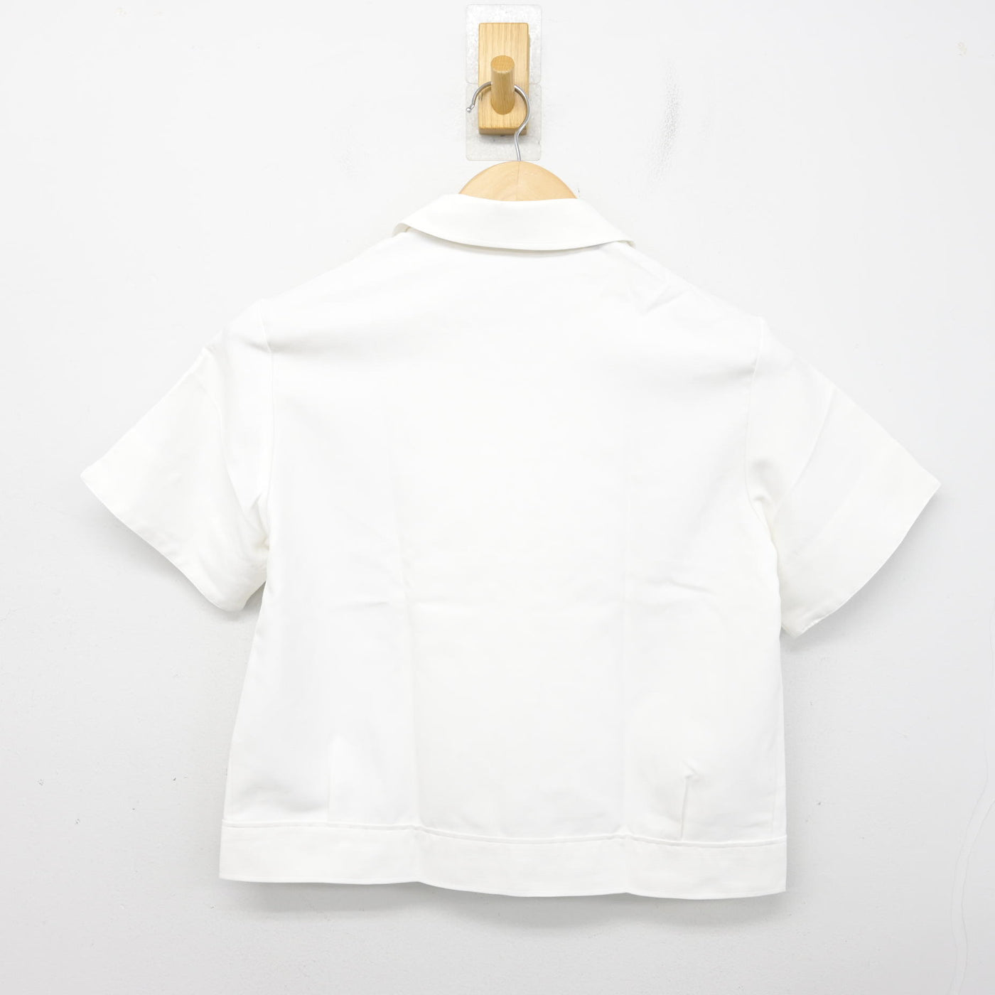 【中古】岡山県 岡山学芸館高校 女子制服 2点 (シャツ) sf091764