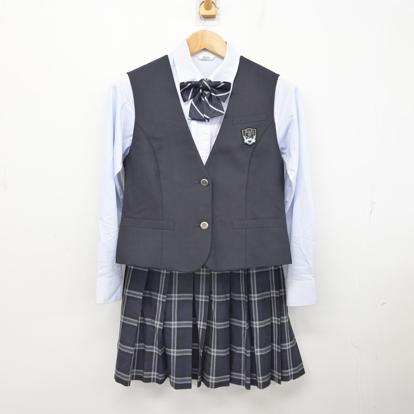 【中古】鳥取県 米子工業高等専門学校 女子制服 5点 (ブレザー・ベスト・シャツ・スカート) sf091821