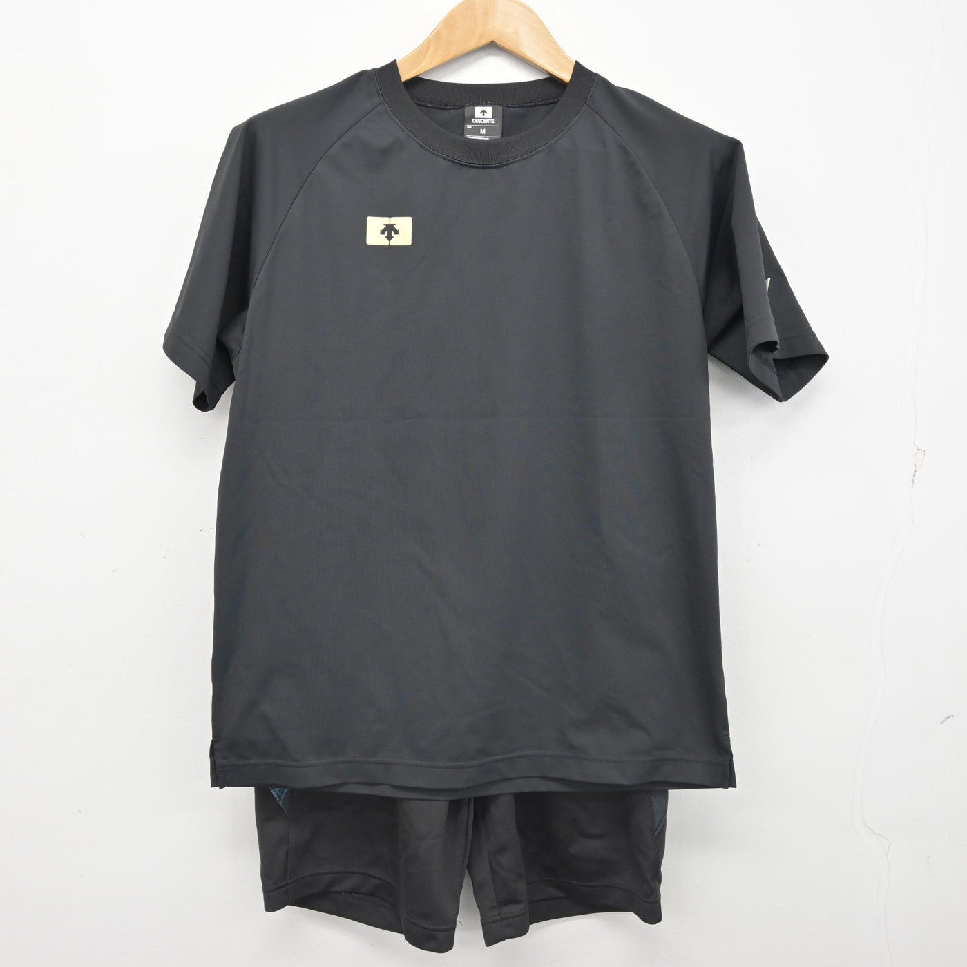 【中古】滋賀県 滋賀学園高等学校 女子制服 2点 (体操服 上・体操服 下) sf091880