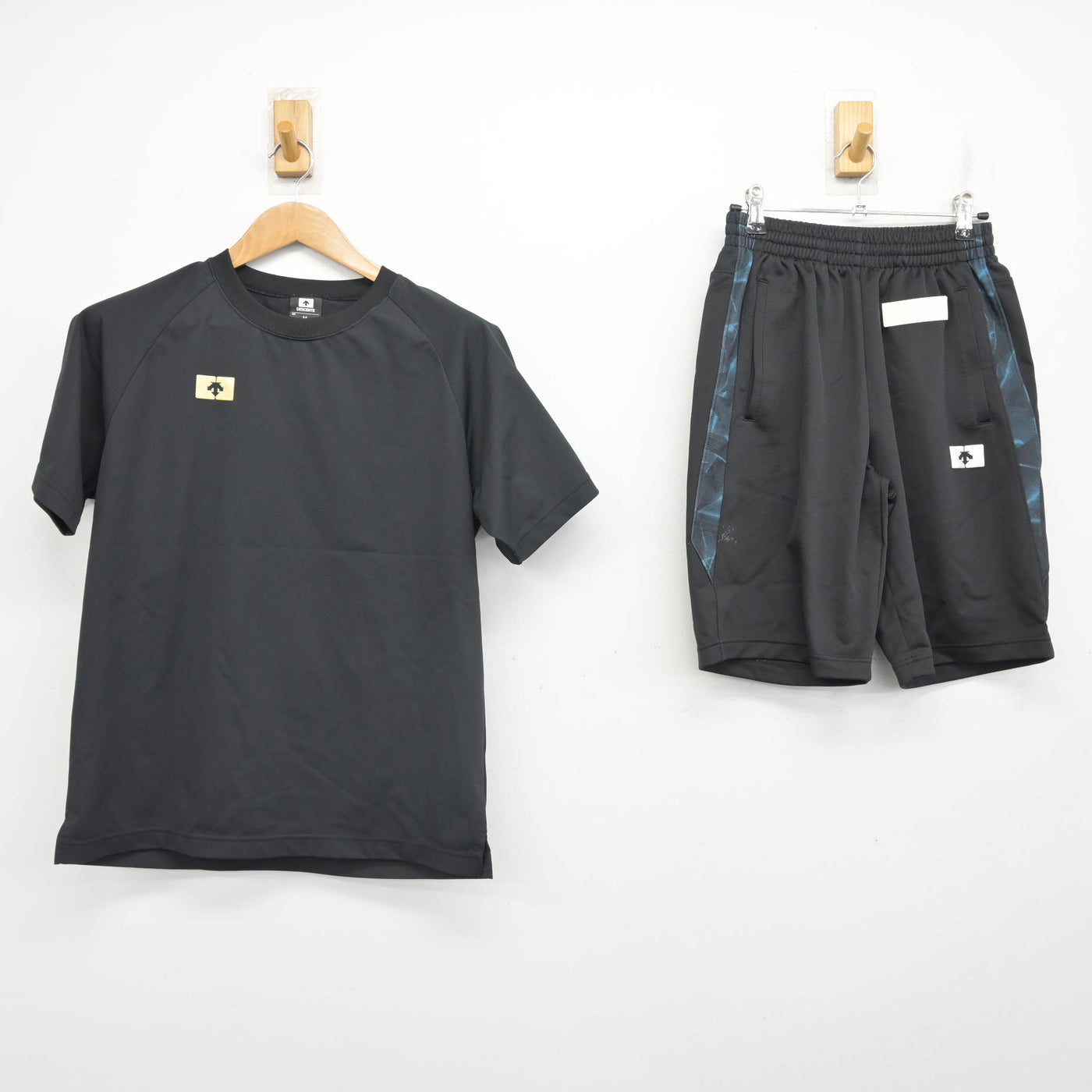 【中古】滋賀県 滋賀学園高等学校 女子制服 2点 (体操服 上・体操服 下) sf091880