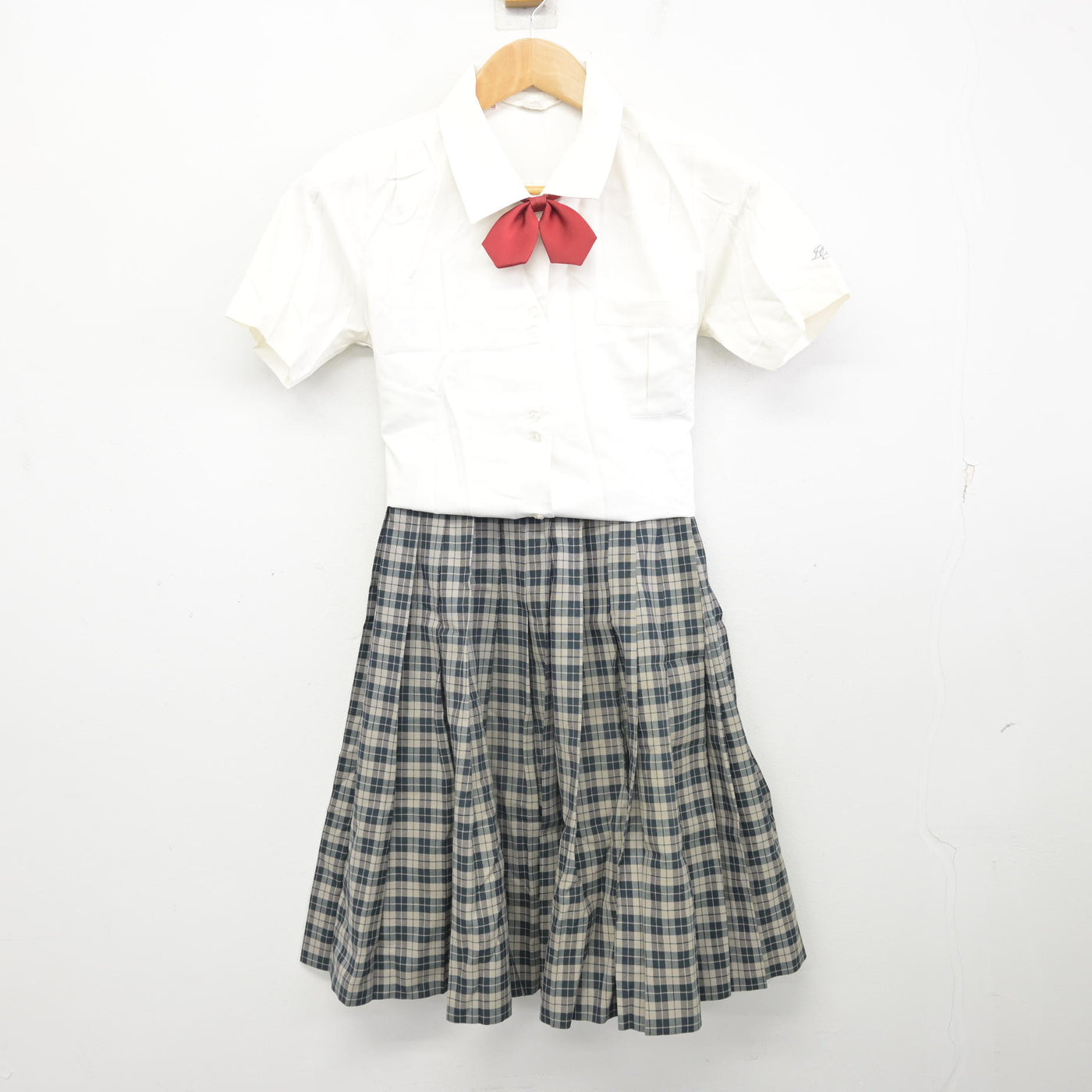 【中古】東京都 田園調布学園中等部/旧制服 女子制服 3点 (シャツ・スカート) sf091958
