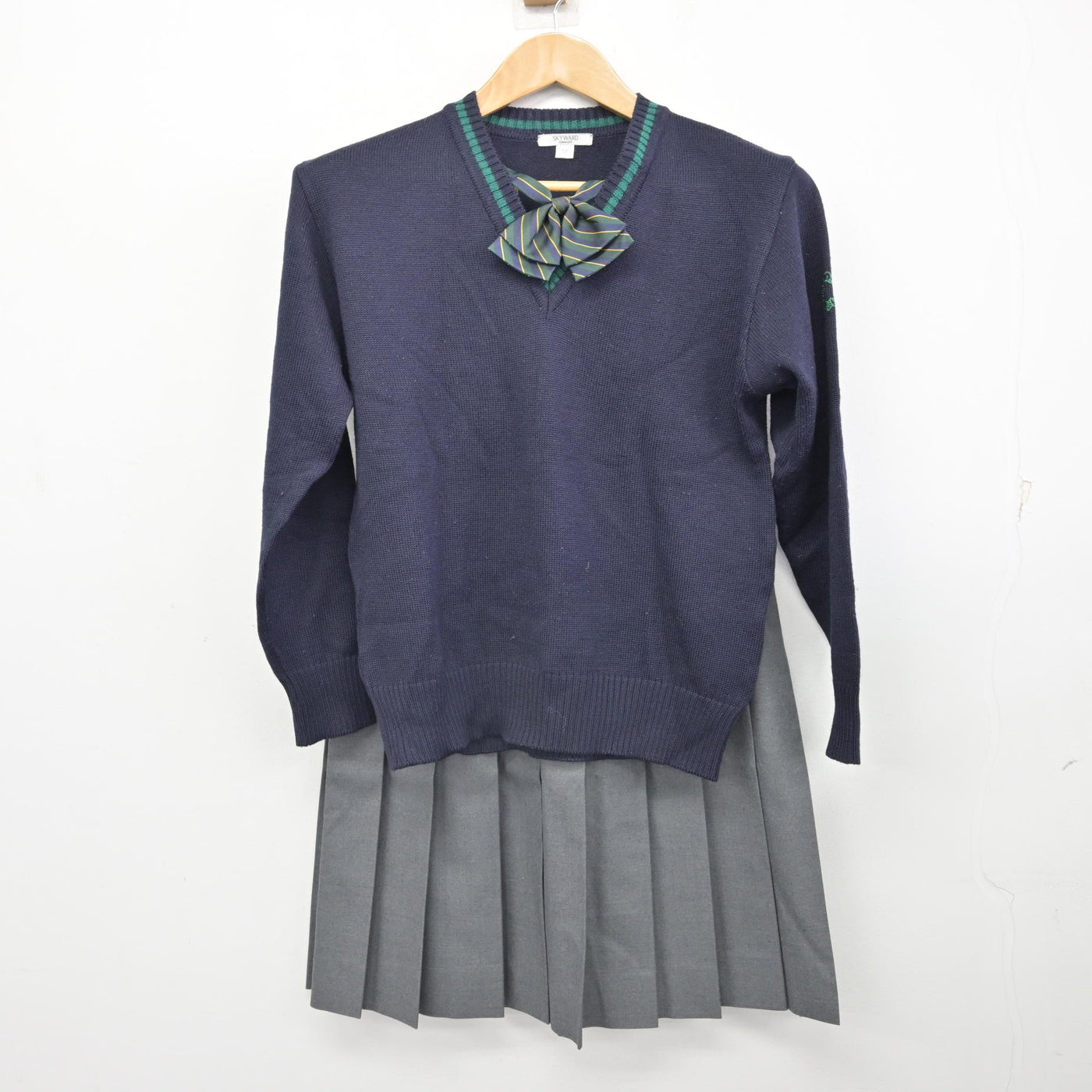 【中古】東京都 上野学園高等学校 女子制服 3点 (ニット・スカート) sf091961