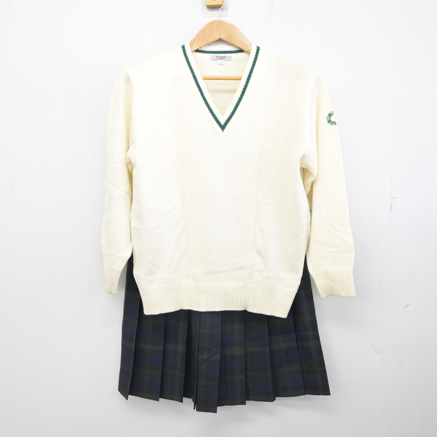 【中古】東京都 上野学園高等学校 女子制服 3点 (ニット・ニットベスト・スカート) sf091962