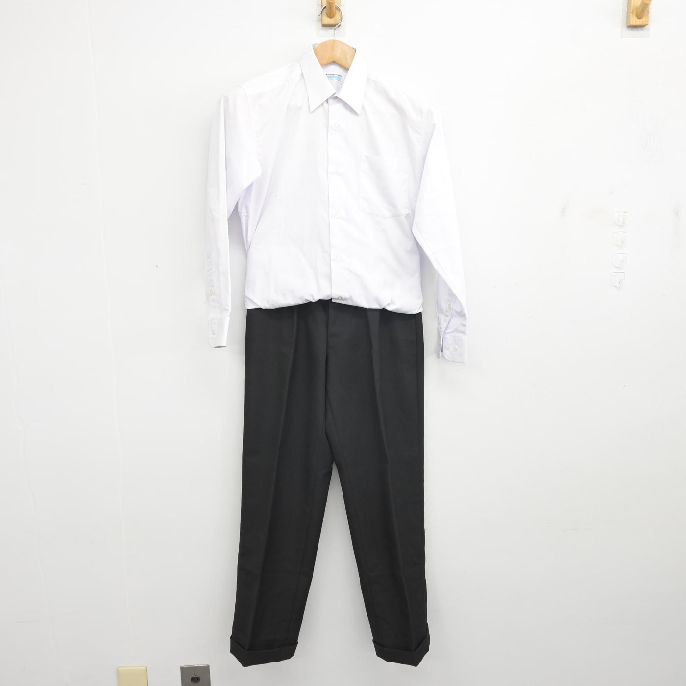 【中古】千葉県 天戸中学校 男子制服 4点 (学ラン・シャツ・ズボン) sf092019
