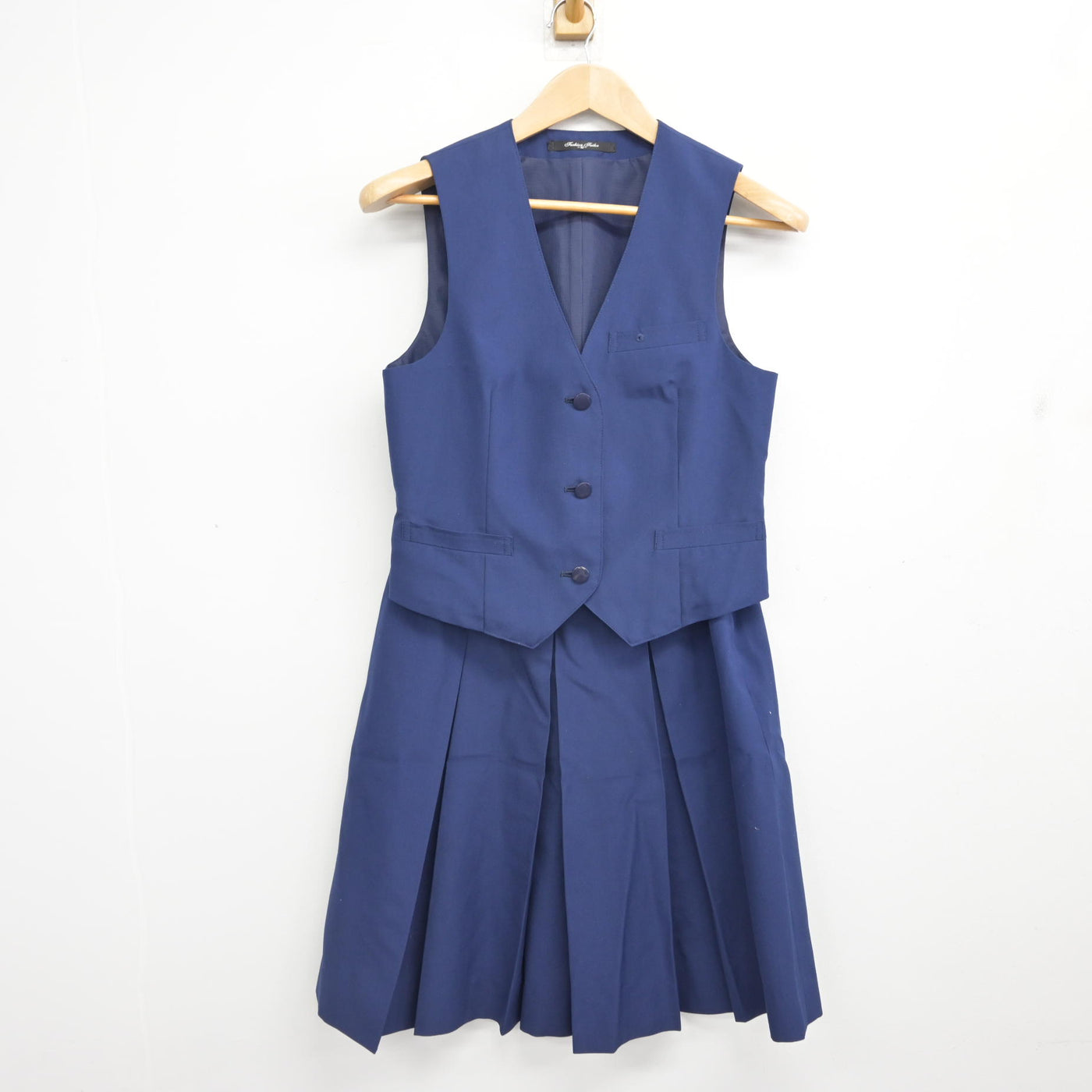 【中古】千葉県 坪井中学校 女子制服 2点 (ベスト・スカート) sf092039