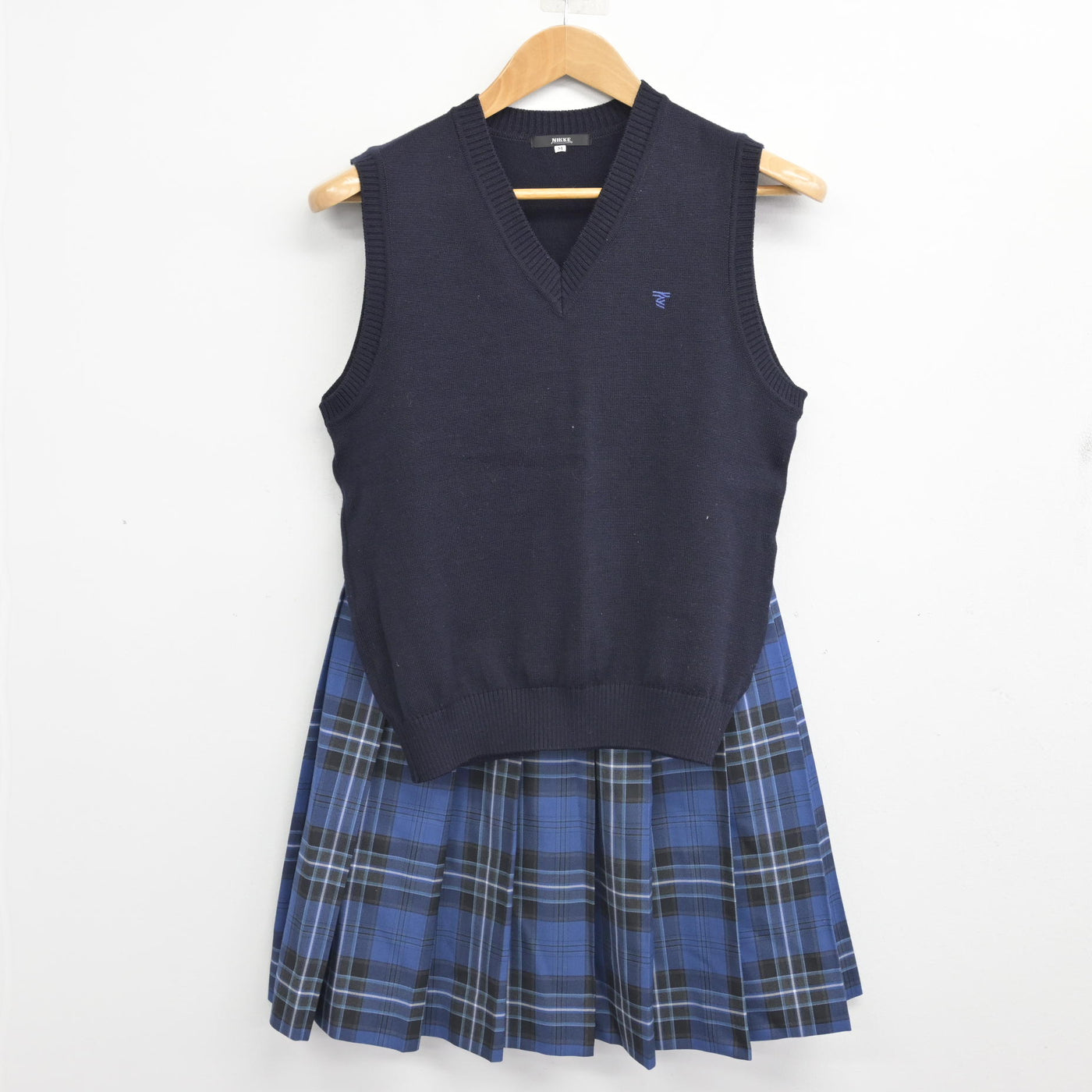 【中古】北海道 東海大学付属札幌高等学校 女子制服 4点 (ブレザー・ニットベスト・スカート) sf092058