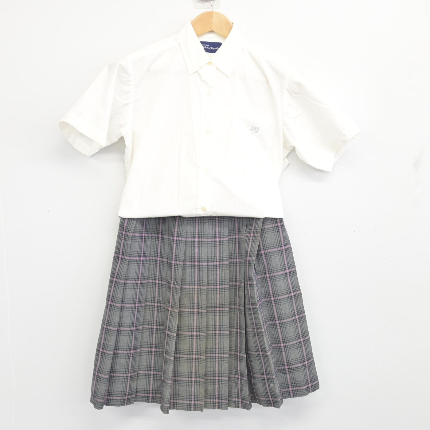 中古】岡山県 岡山商科大学附属高等学校 女子制服 3点 (ニットベスト