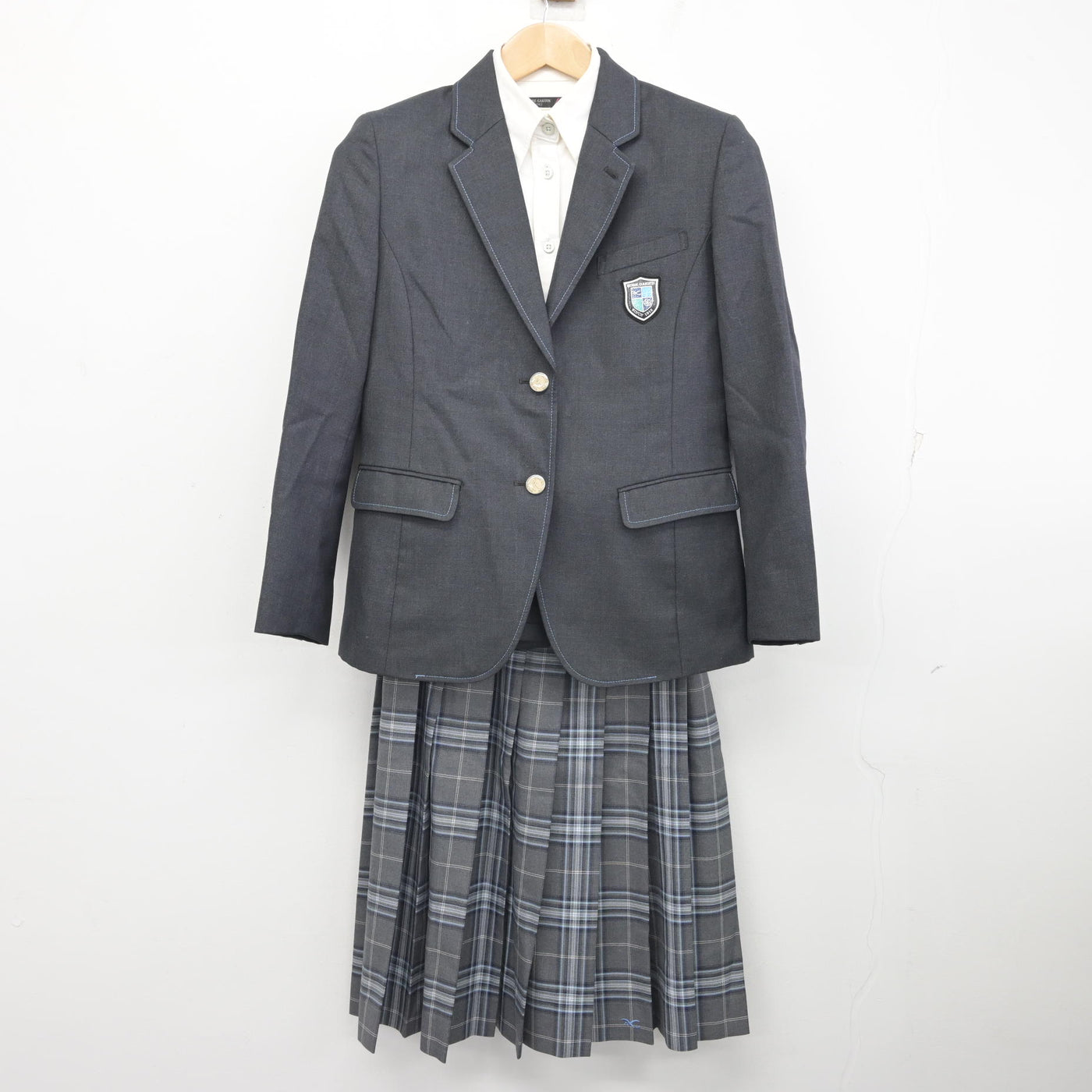 【中古】兵庫県 神戸学院大学附属高等学校 女子制服 4点 (ブレザー・シャツ・スカート) sf092101