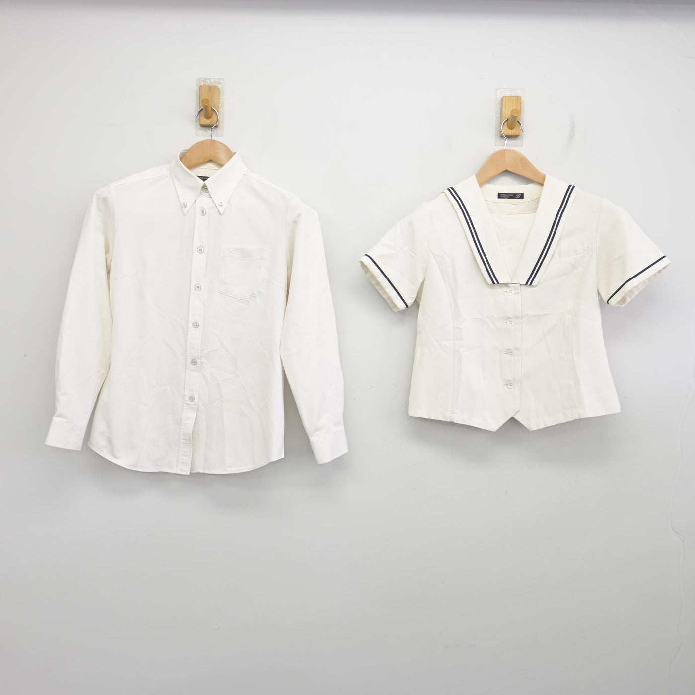 【中古】兵庫県 神戸学院大学附属高等学校 女子制服 2点 (セーラー服・シャツ) sf092102