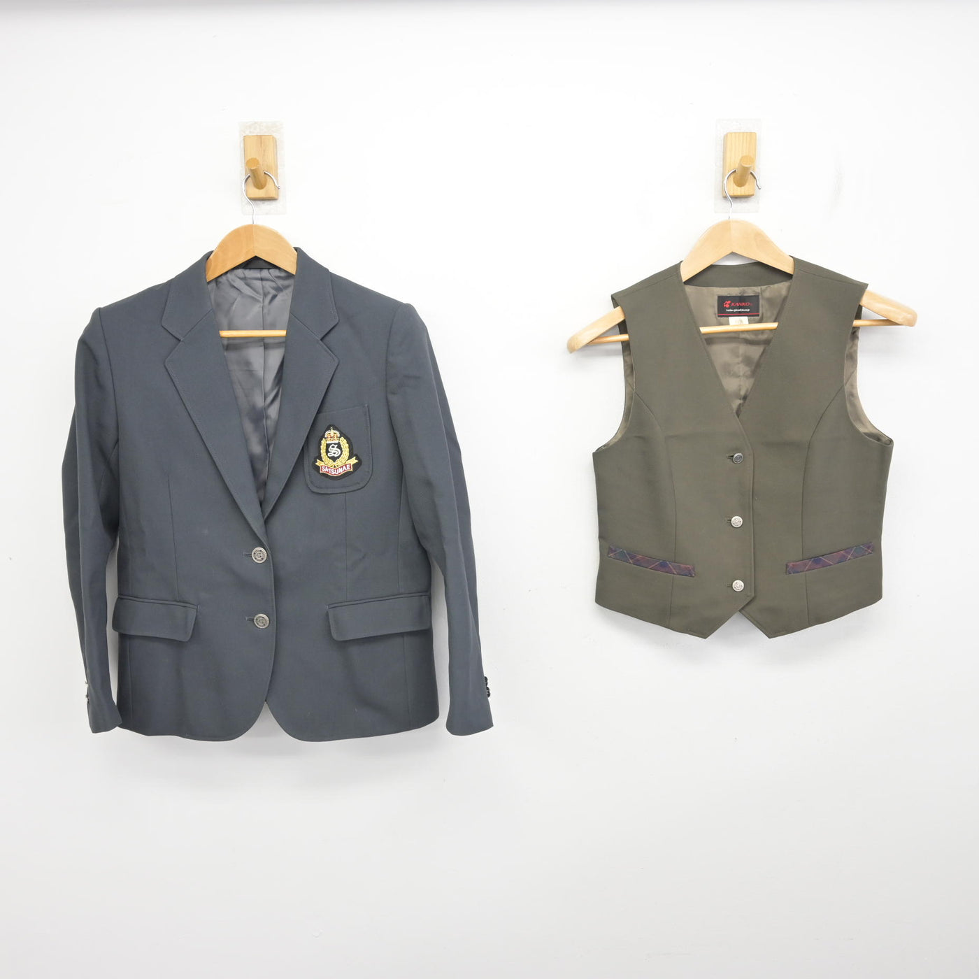 【中古】北海道 札苗中学校 女子制服 2点 (ブレザー・ベスト) sf092168