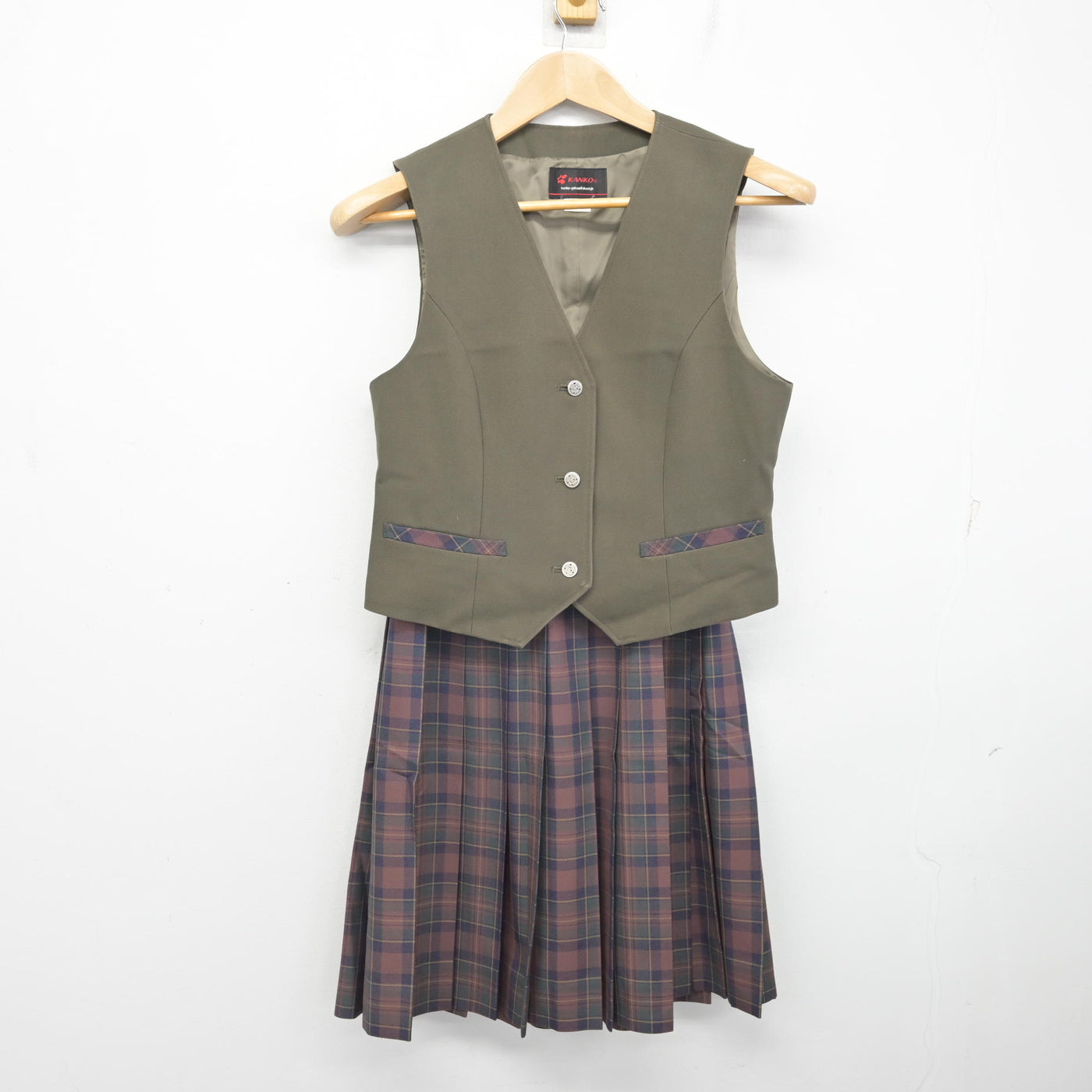 【中古】北海道 札苗中学校 女子制服 3点 (ブレザー・ベスト・スカート) sf092169