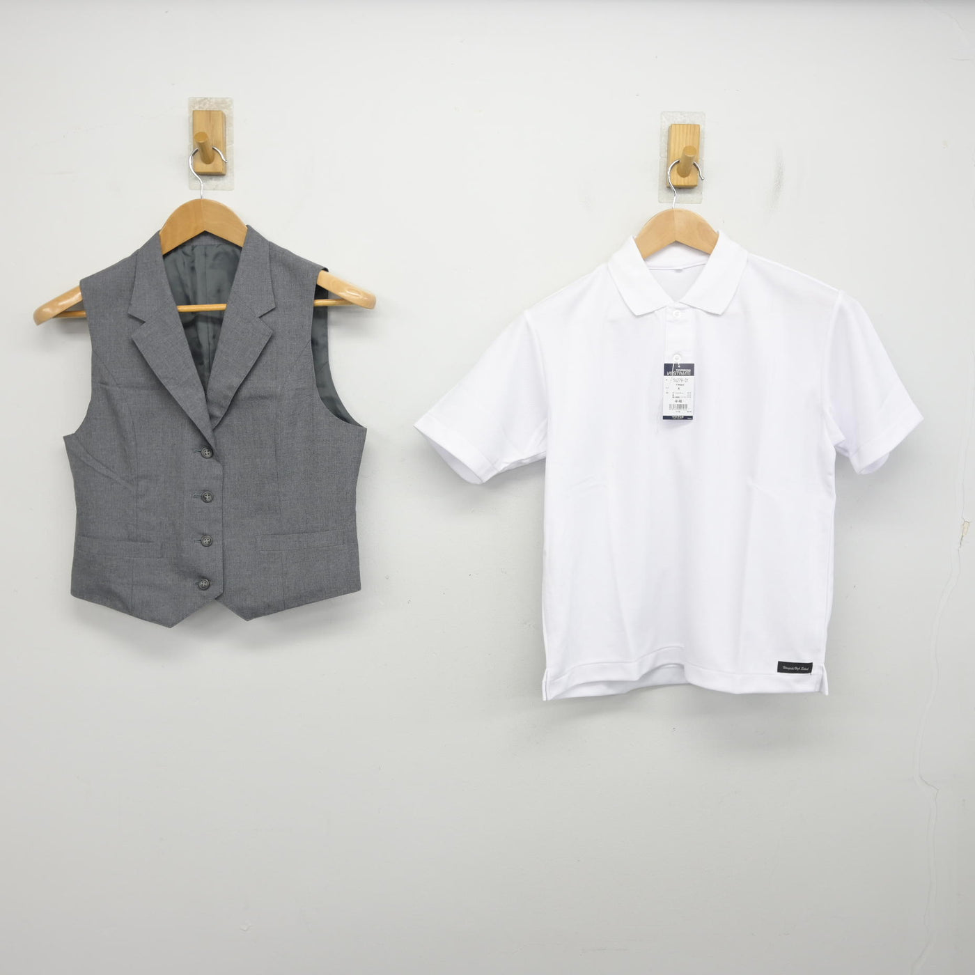 中古】北海道 札幌平岸高等学校 女子制服 3点 (ベスト・シャツ 