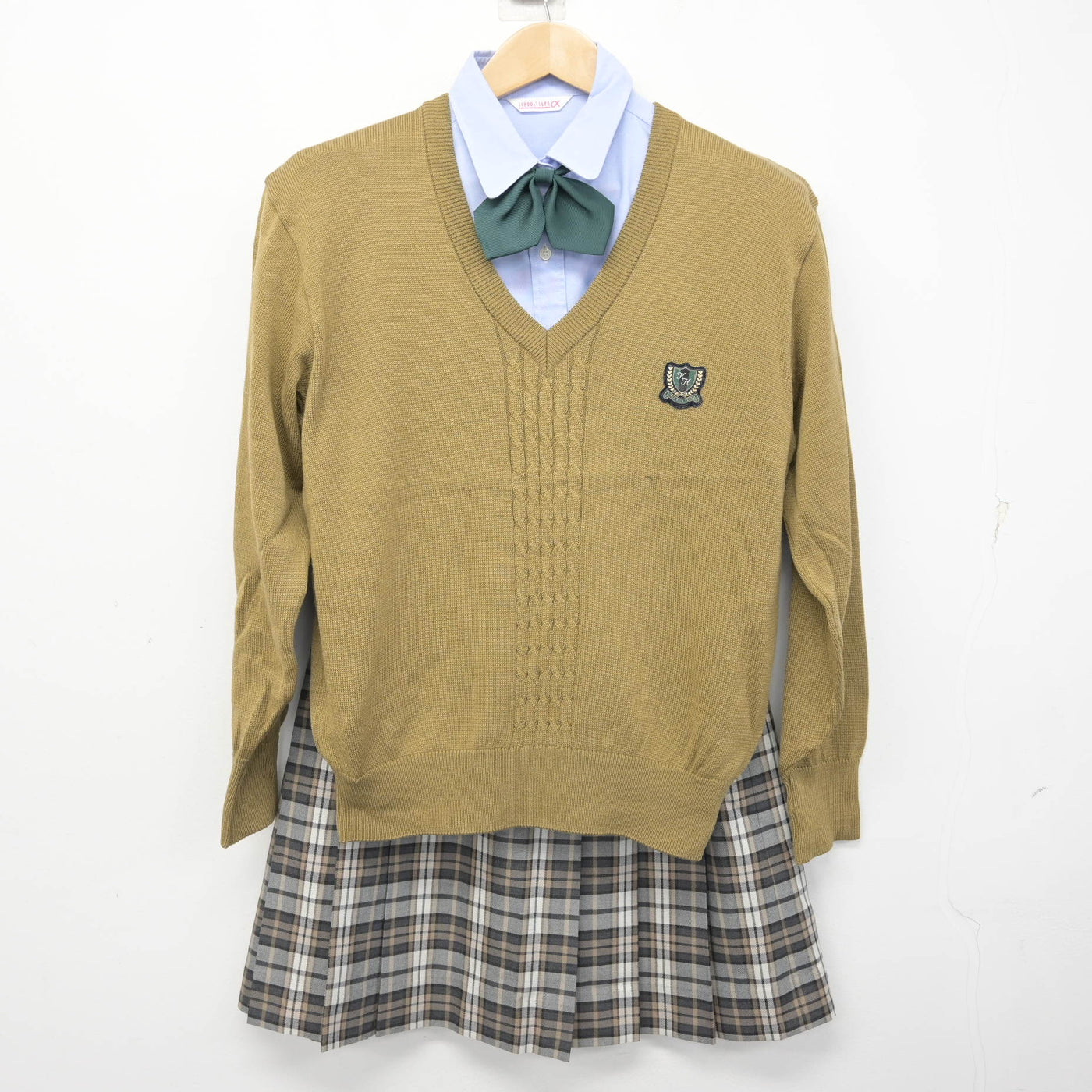 【中古】東京都 錦城高等学校 女子制服 5点 (ニット・シャツ・スカート) sf092239